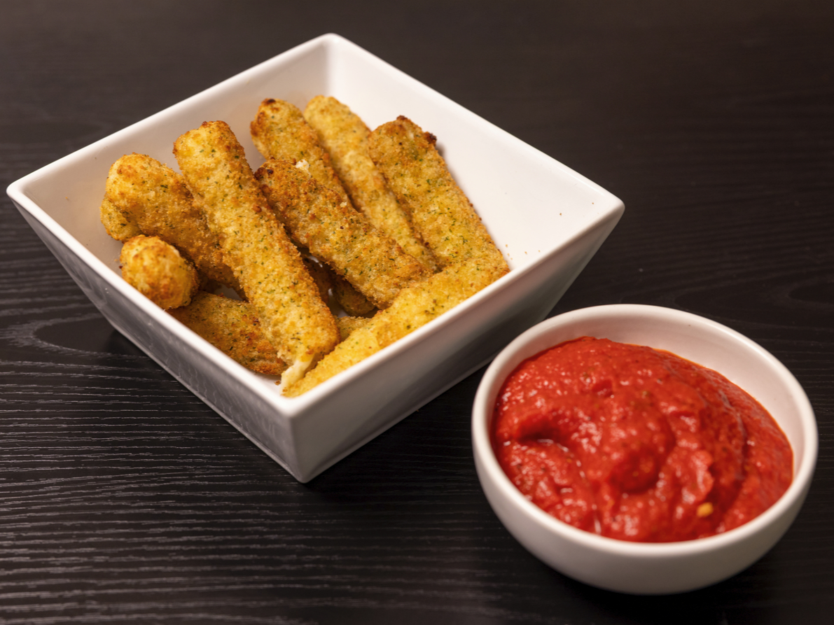 10pcs Mozzarella Sticks.