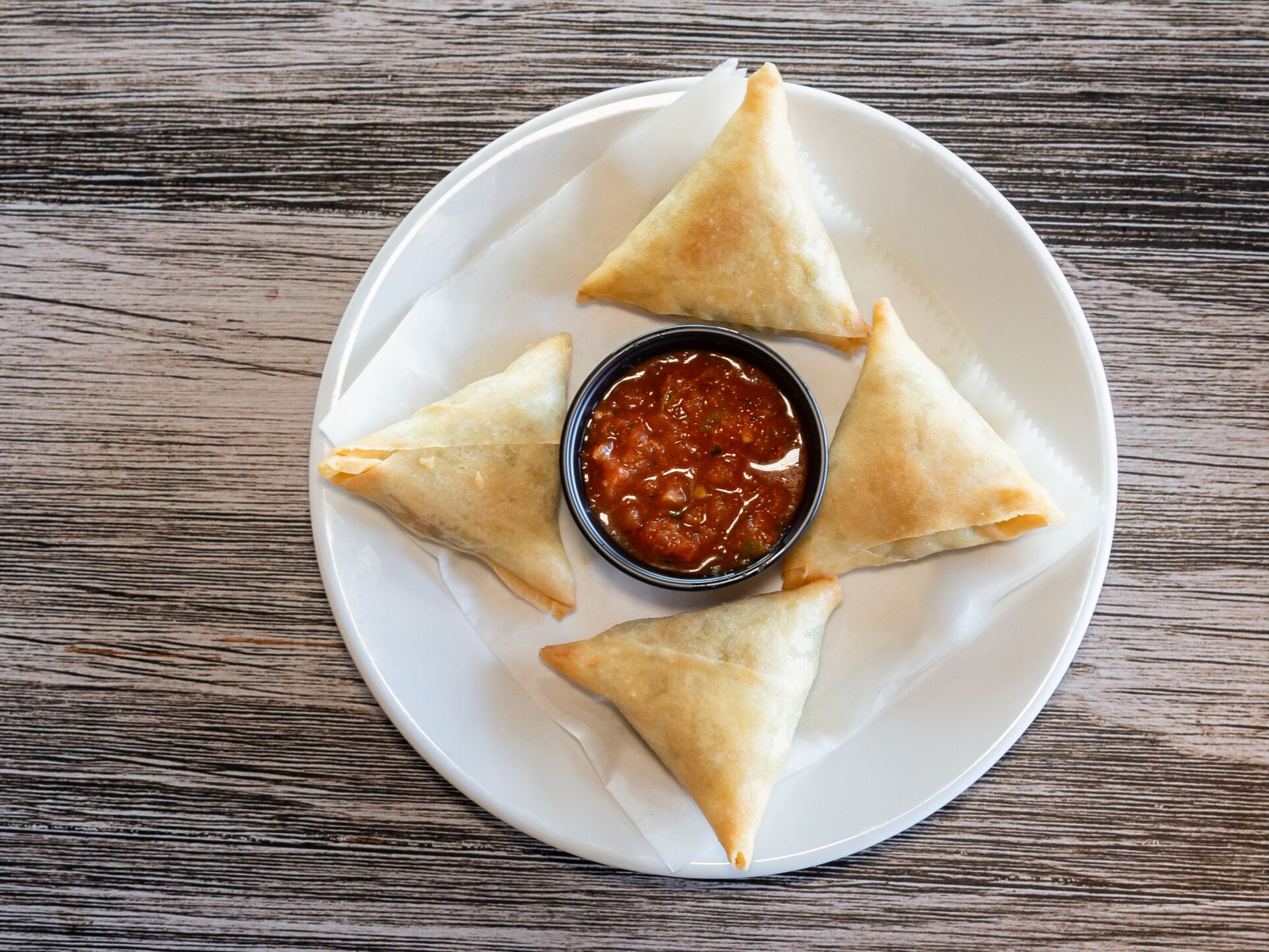 Sambousa w/vegetables  سمبوسة الخضروات.