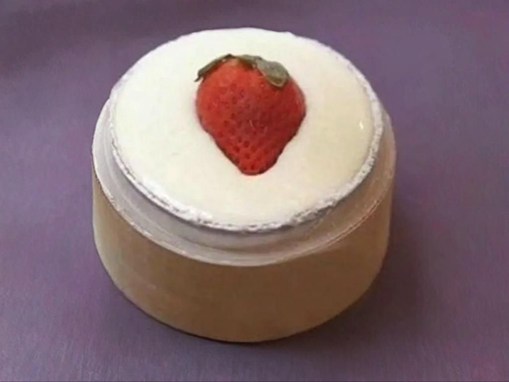 STRAWBERRY TIRAMISU.