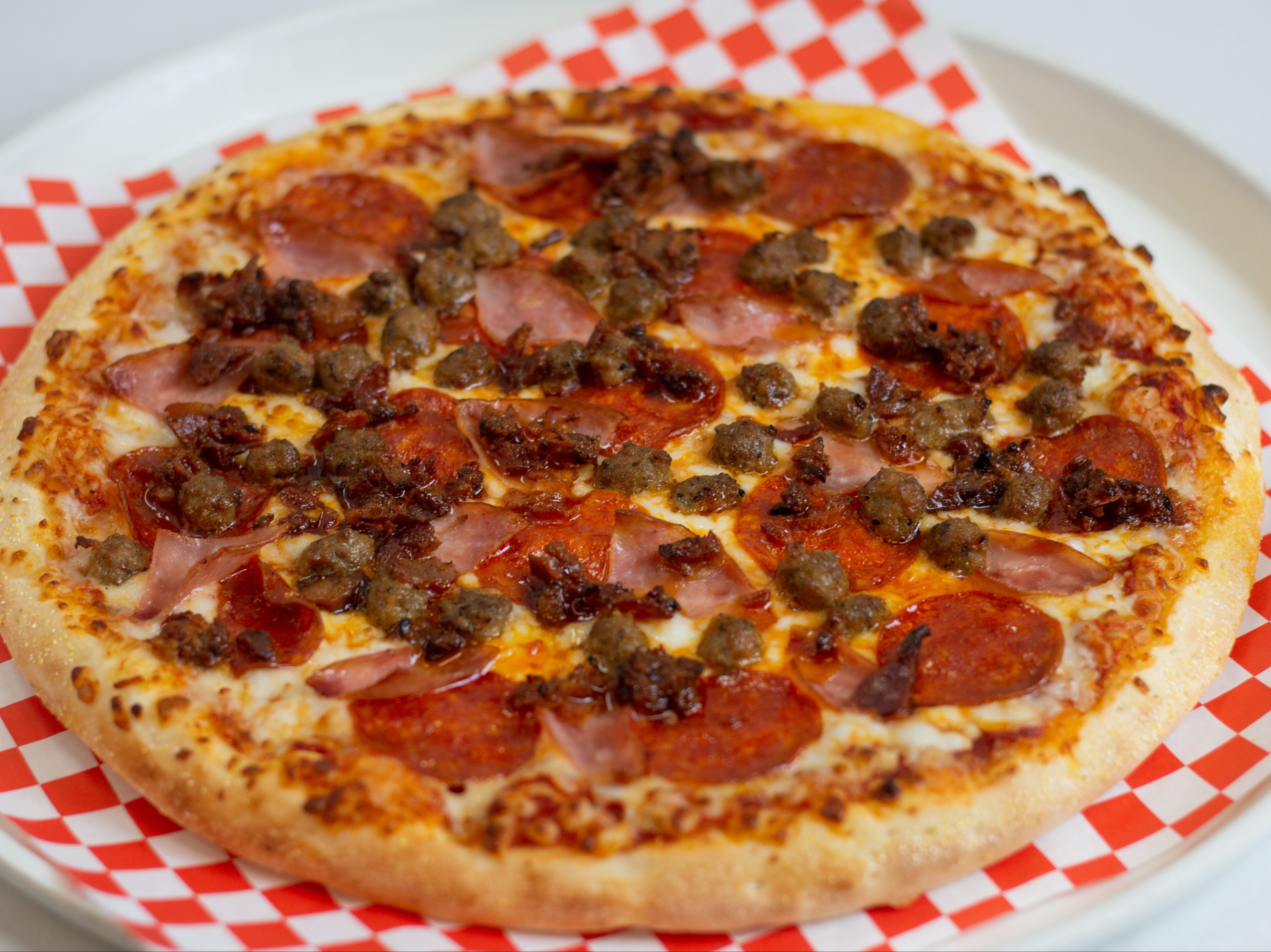 12" Meateater Pizza.