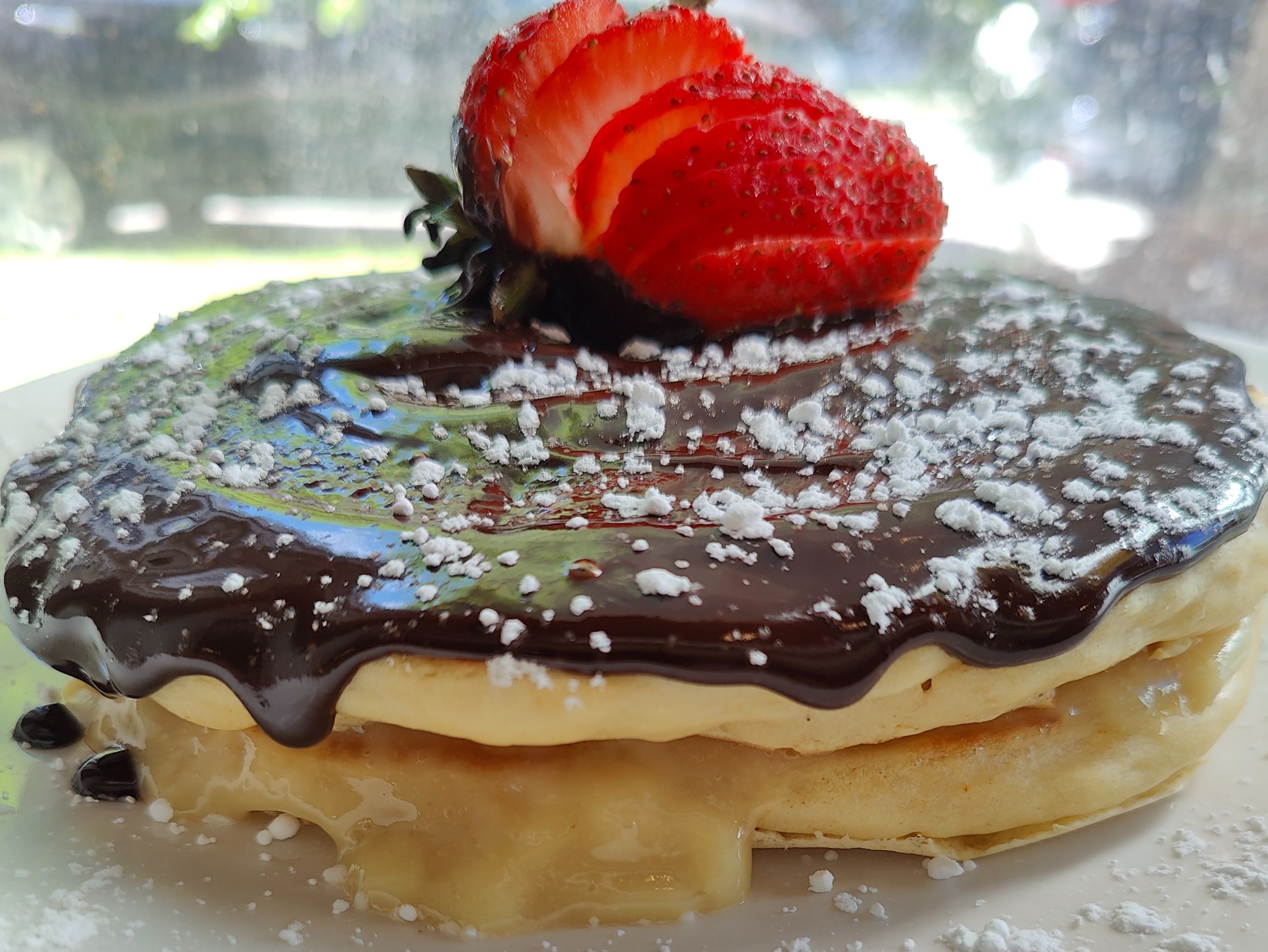 Boston Cream Pie Pancakes (V).