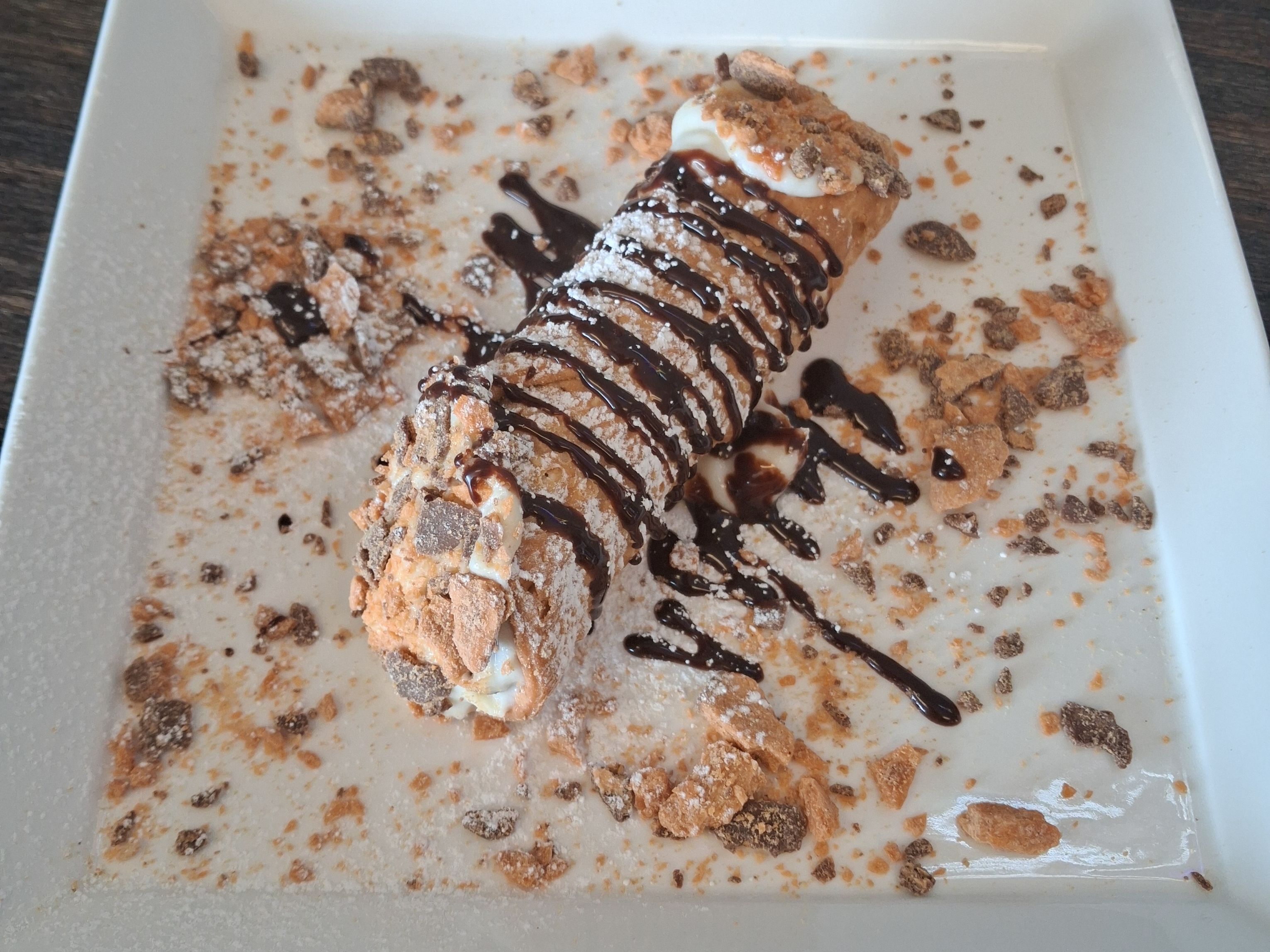 Cannoli With Crushed Butterfinger