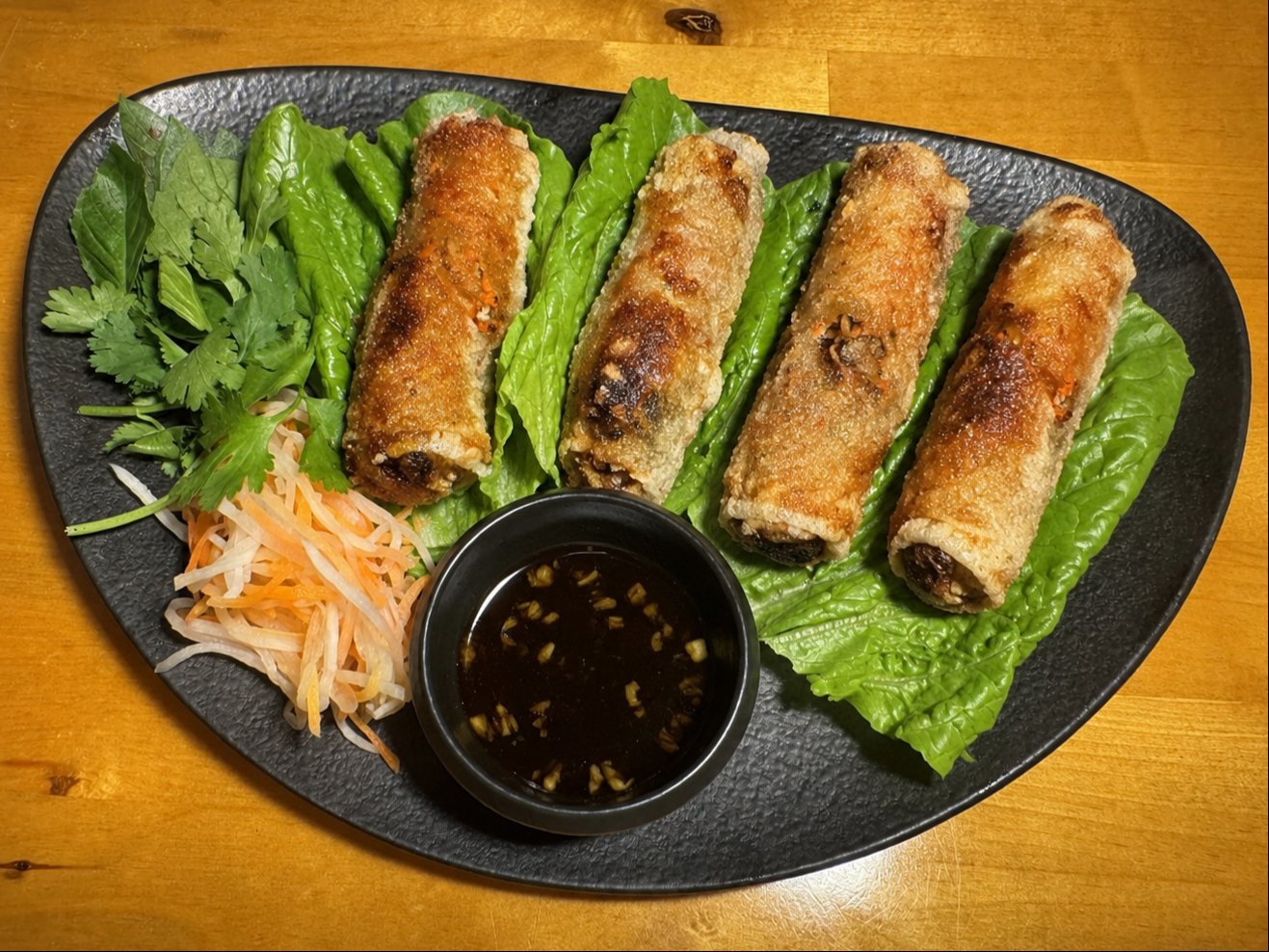 FRIED VEGETARIAN RICE ROLL.