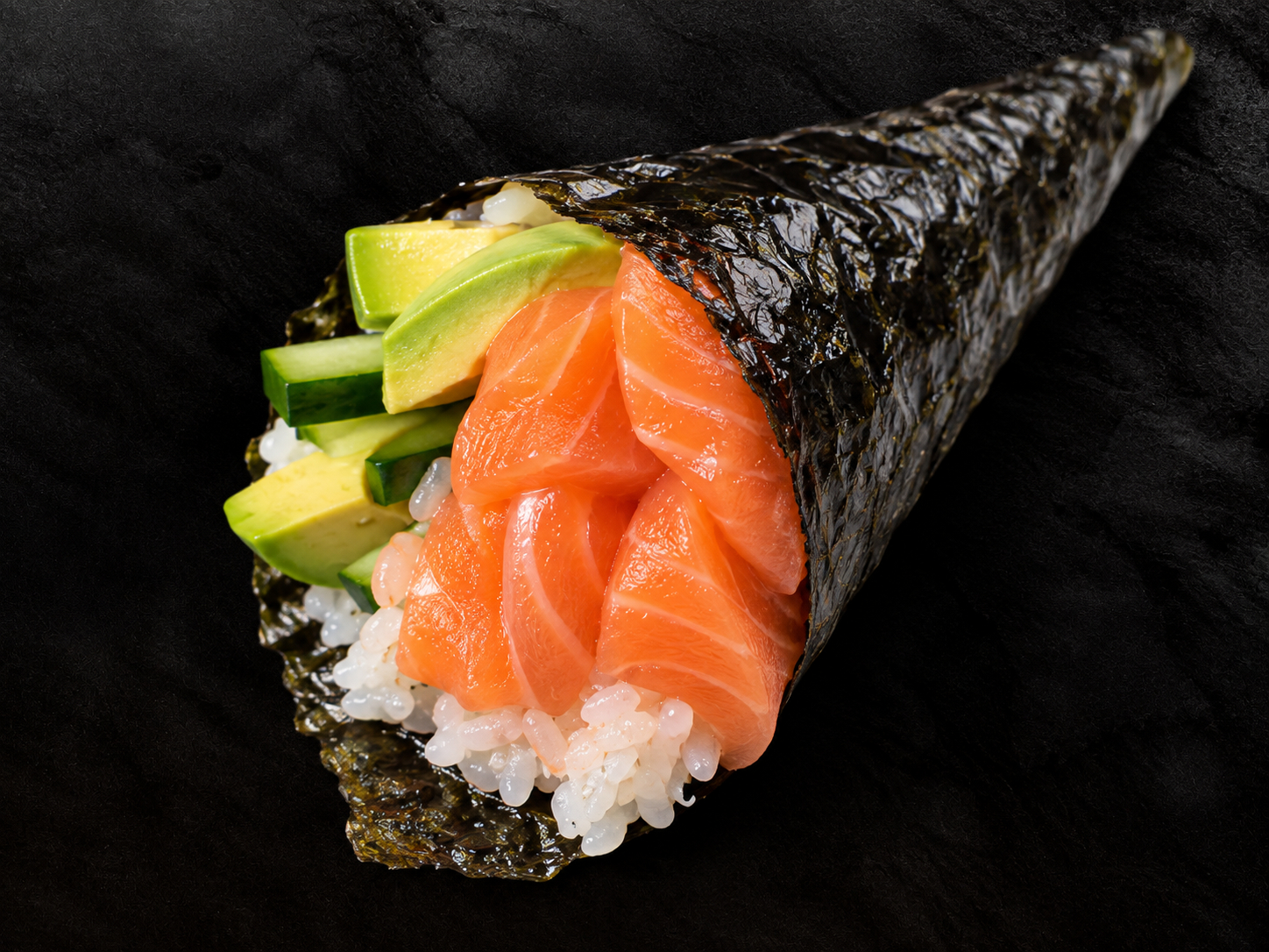 Salmon Hand Roll*.