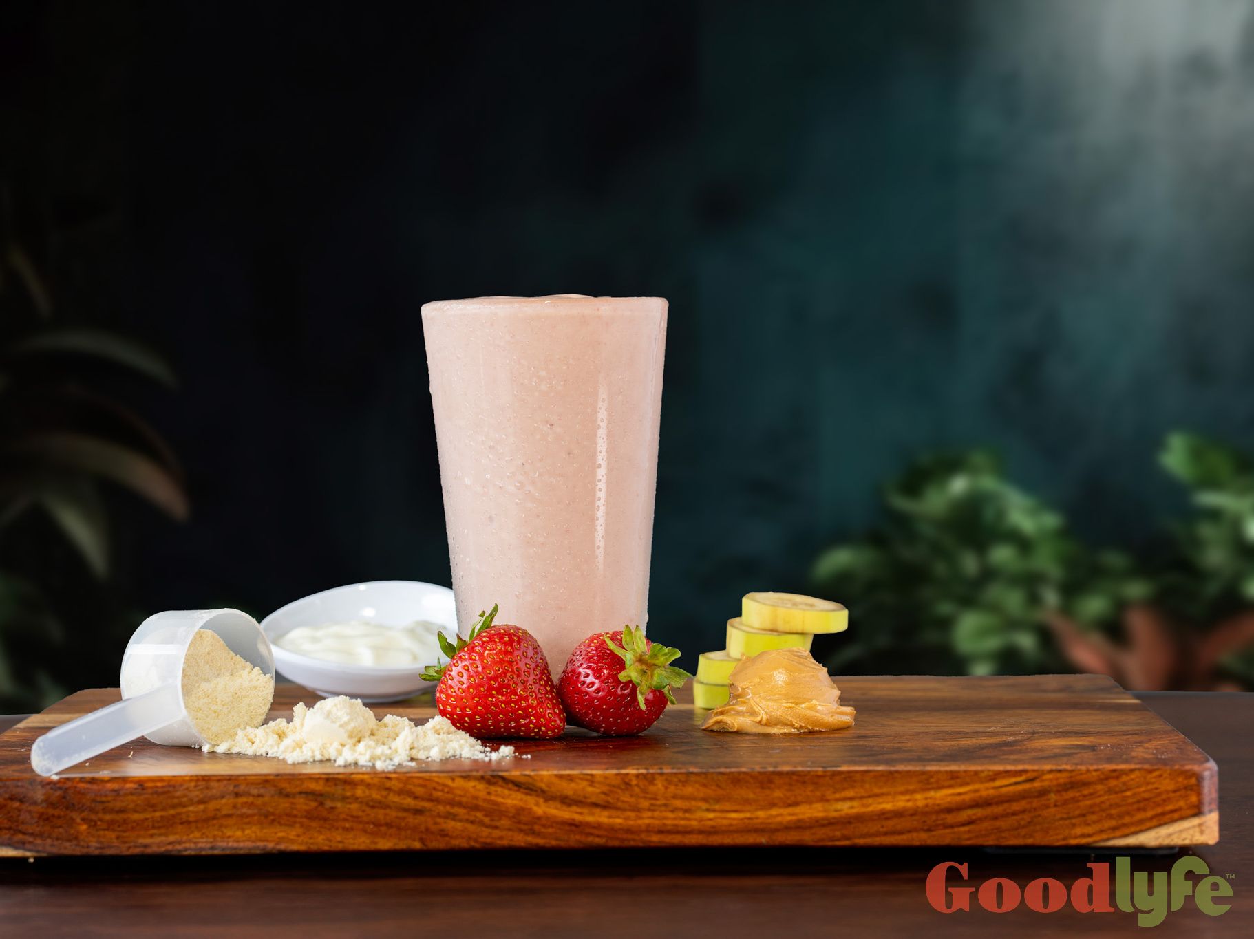 CREAMY PEANUT BUTTER SMOOTHIE