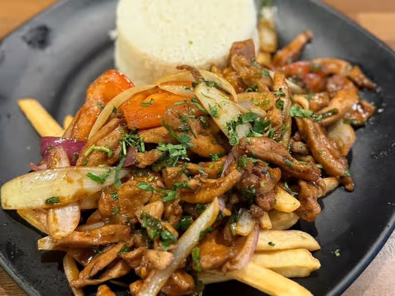 Pollo Saltado.