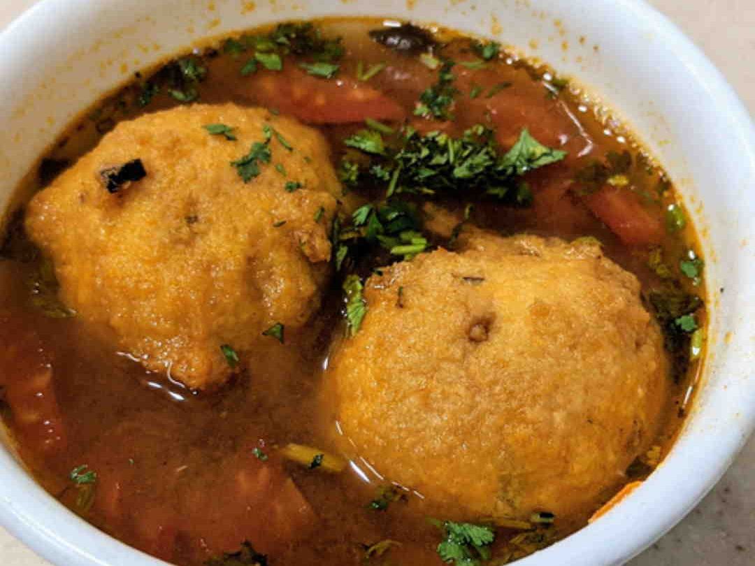 RMV - 08D. Rasam Vada 2 PCS.
