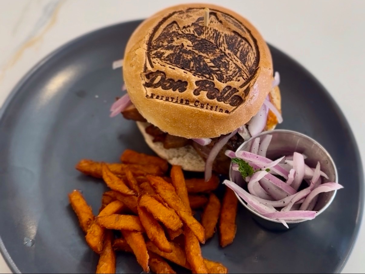 Pan con Chicharron.