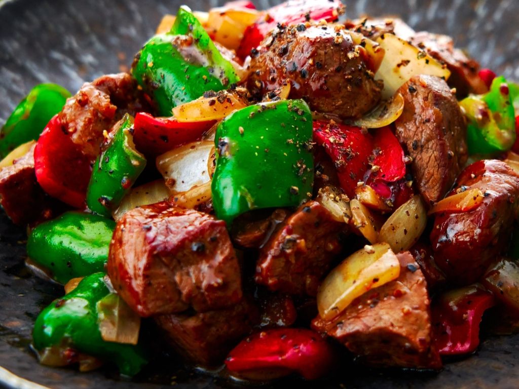 Black Pepper Steak  ( Hot & Spicy) / Bít tết tiêu đen (Cay & Nóng) / 黑胡椒牛排（辣味）.