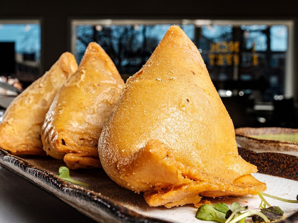 Veg Samosa (Small  Tray)