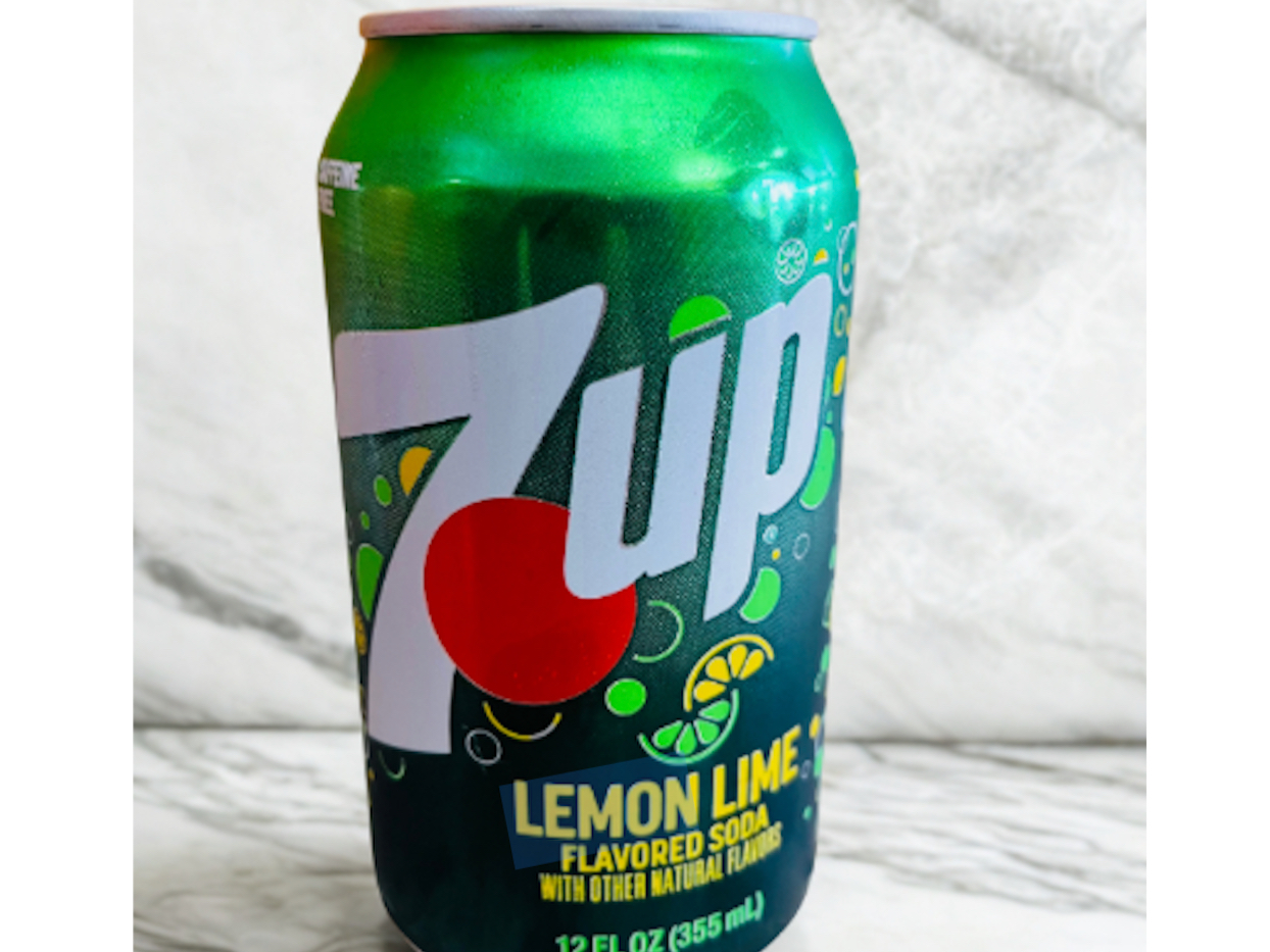 7 UP Lata.