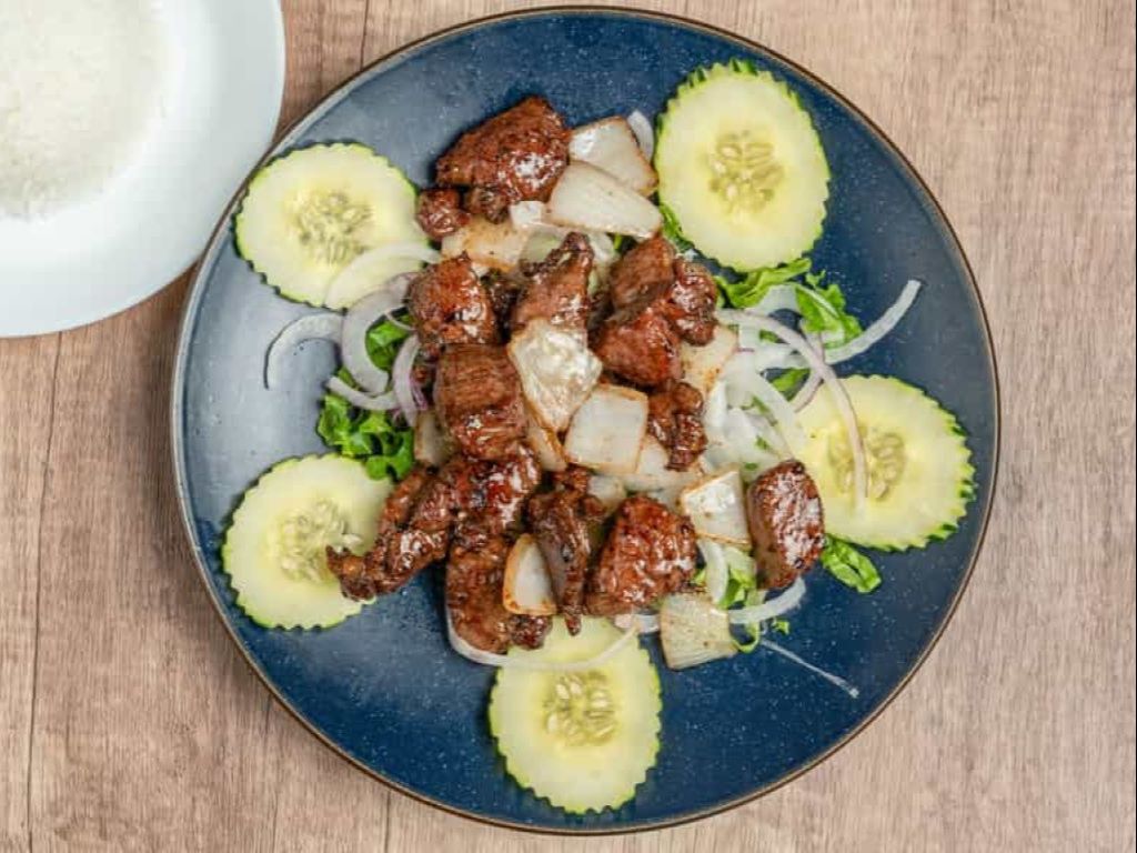 Bò Lúc Lắc (Shaky Beef)