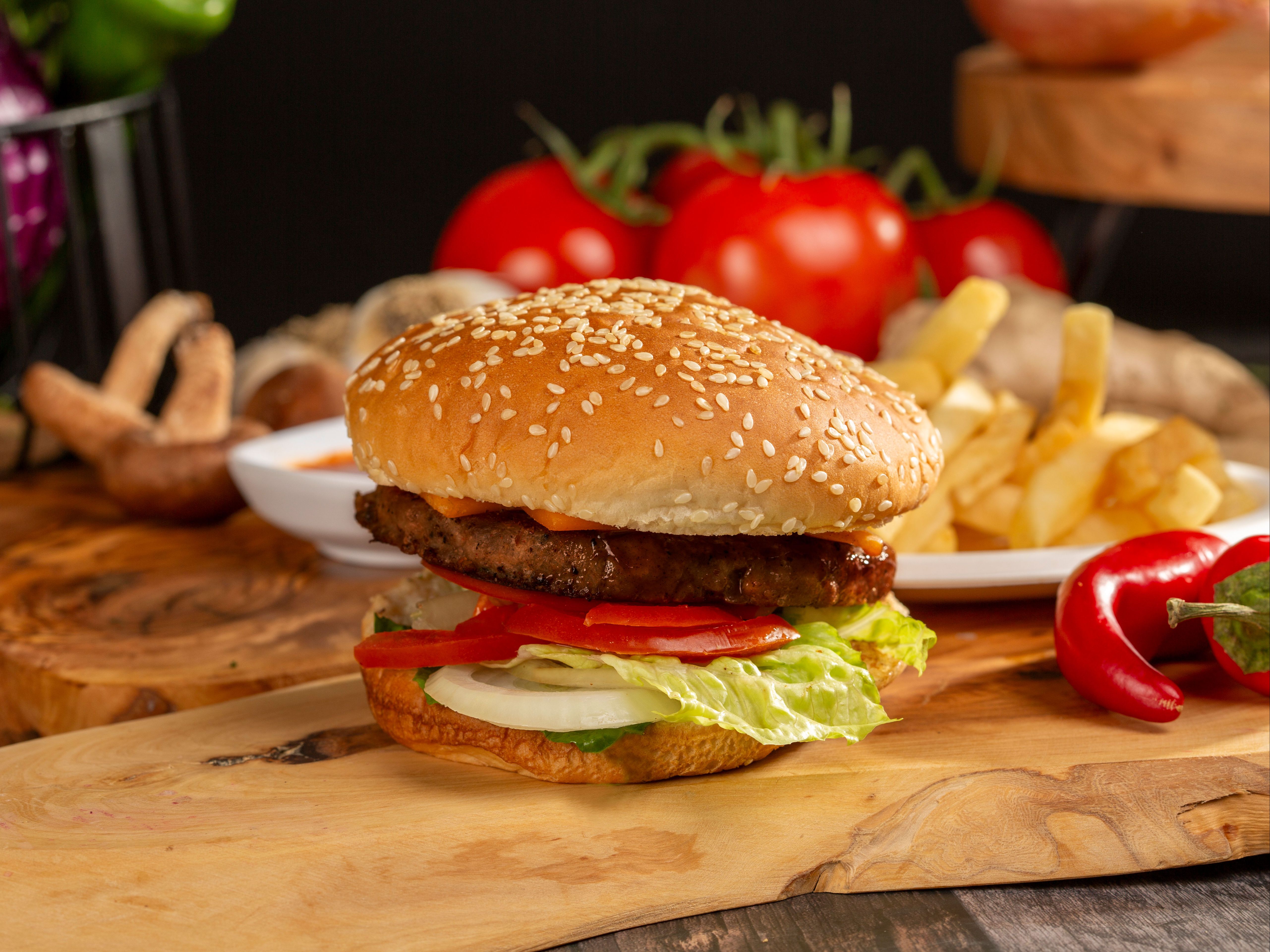 Tarbosh Burger Plate / طبق برغر طربوش.