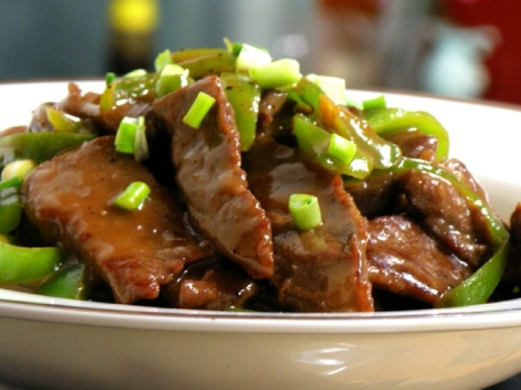 Beef w/ Oyster Sauce / Bò xào sốt hàu / 蚝油牛肉.