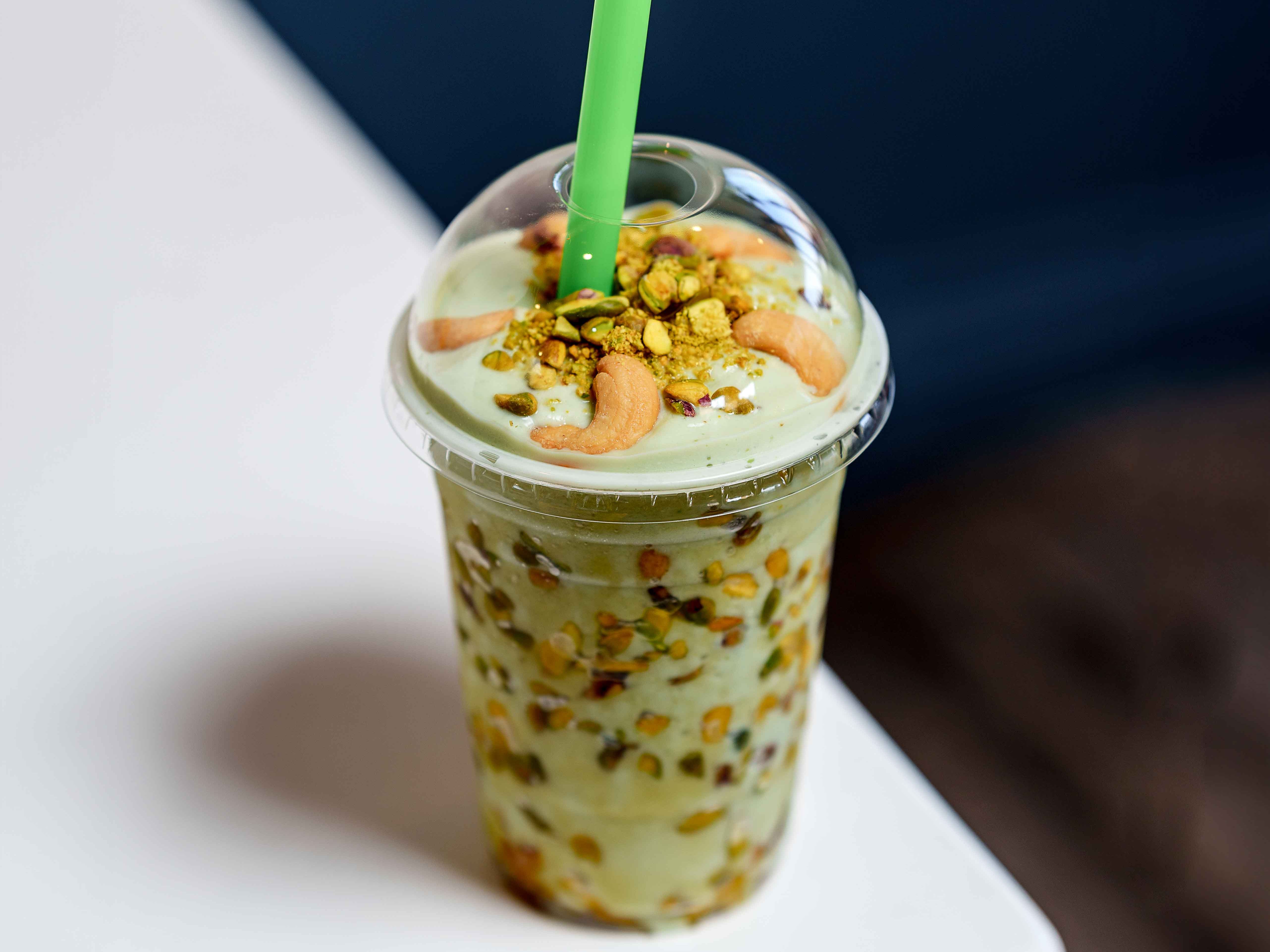 Avocado Mix / كوكتيل أفوكادو.