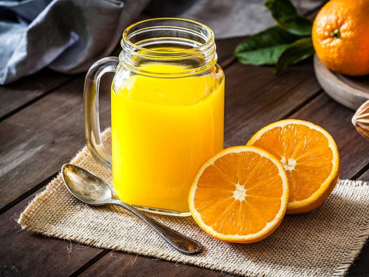 MEDIUM ORANGE 16oz JUICE.