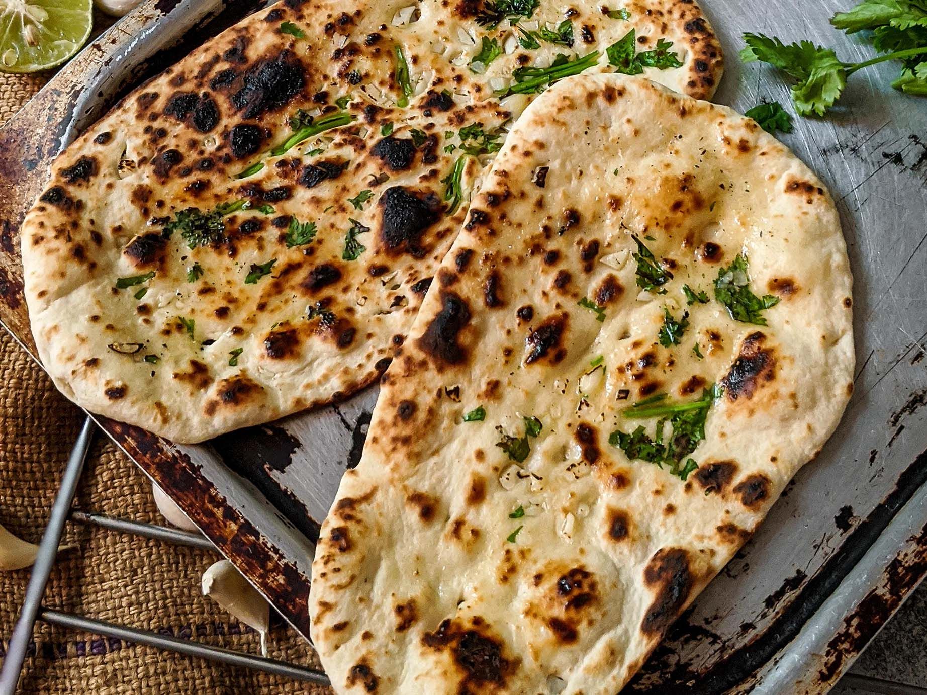 Garlic Naan - لہسن نان.