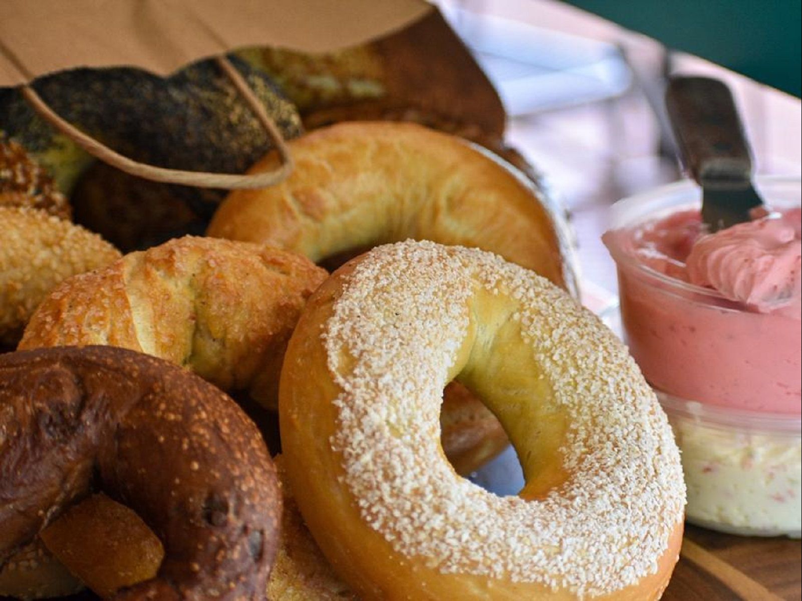 BAKERS DOZEN W/CREAM CHEESE + COFFEE BOX