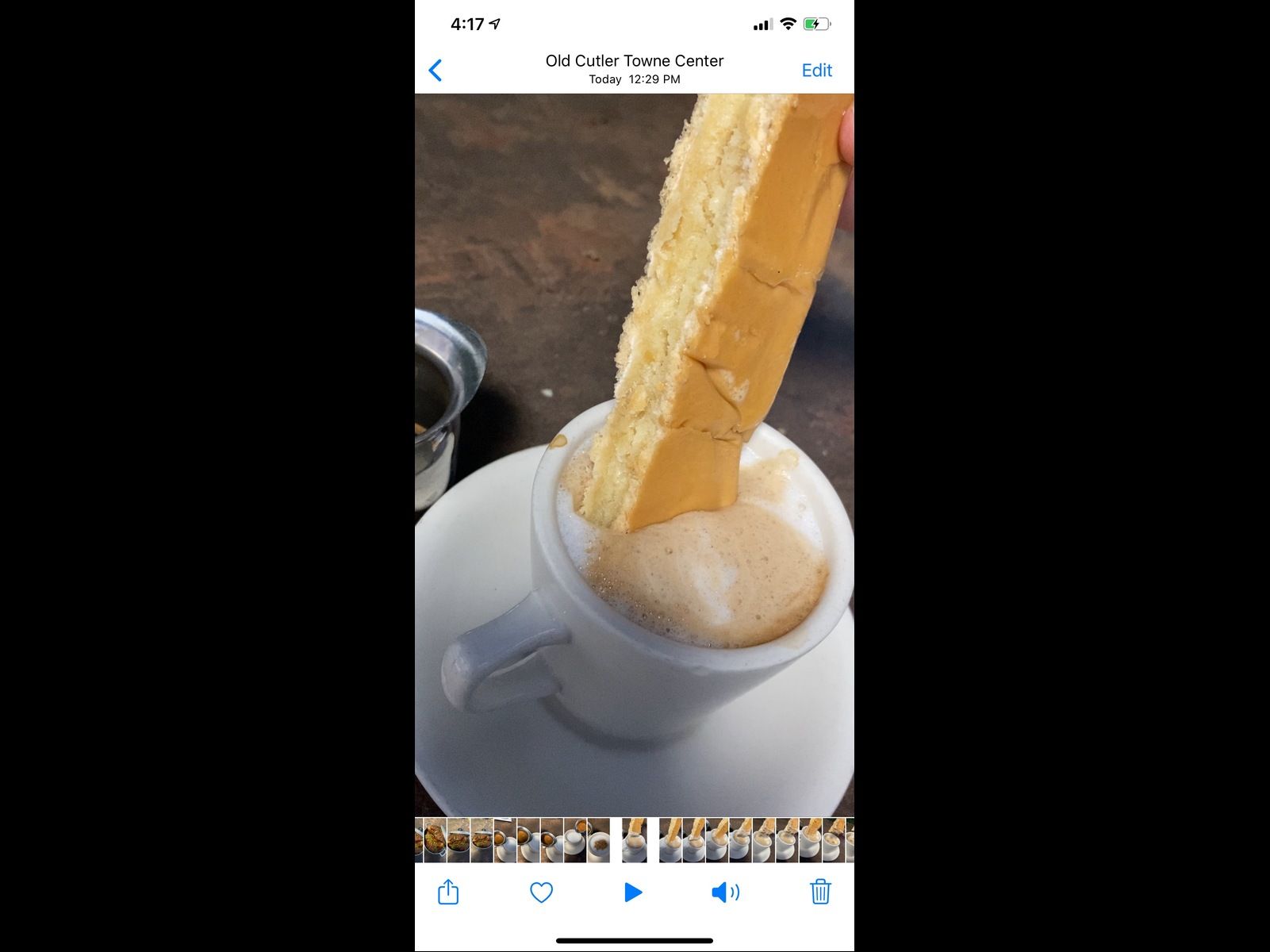 CAFE CON LECHE / TOSTADA.