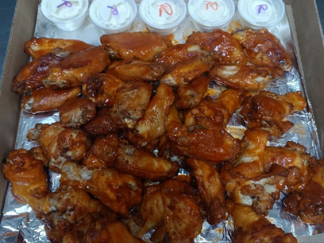 30 Piece Wings w/Pizza