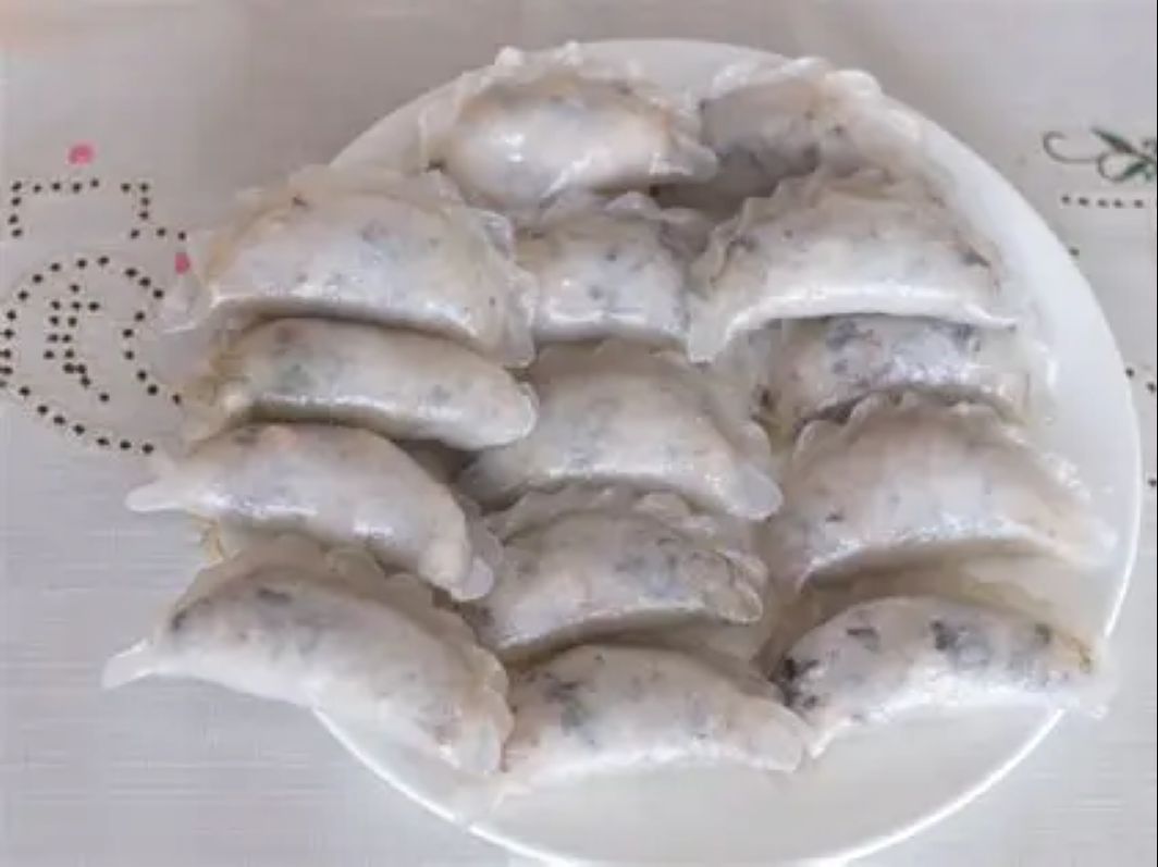 Chao Zhou Peanut Fan Guo / banh xep nhan dau phong / 潮州花生粉果.