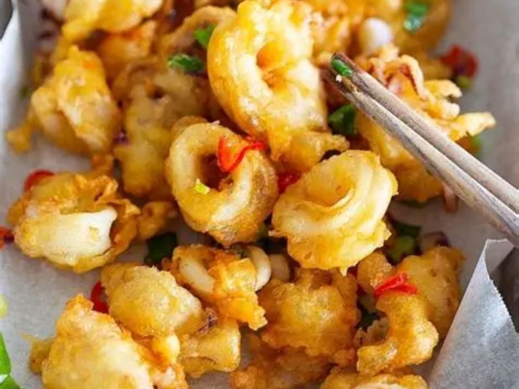 Salt Baked Squid (Hot & Spicy) / Mực Nướng Muối (Cay & Nóng) / 盐焗鱿鱼（香辣）.