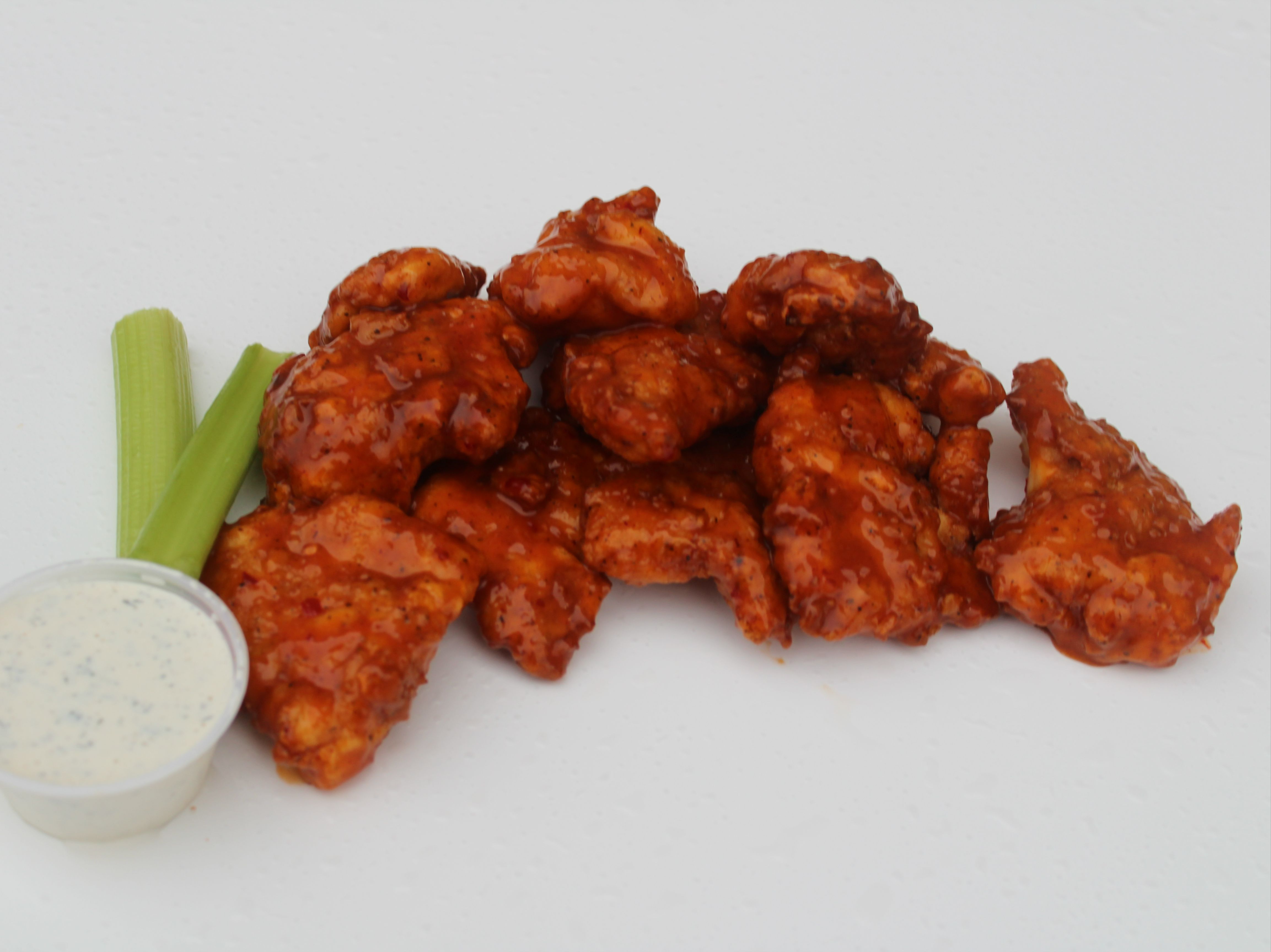 Special 5 Boneless Wings Fries.
