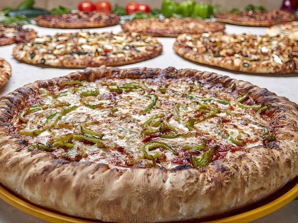 Deep Dish Traditional Cheese (L).