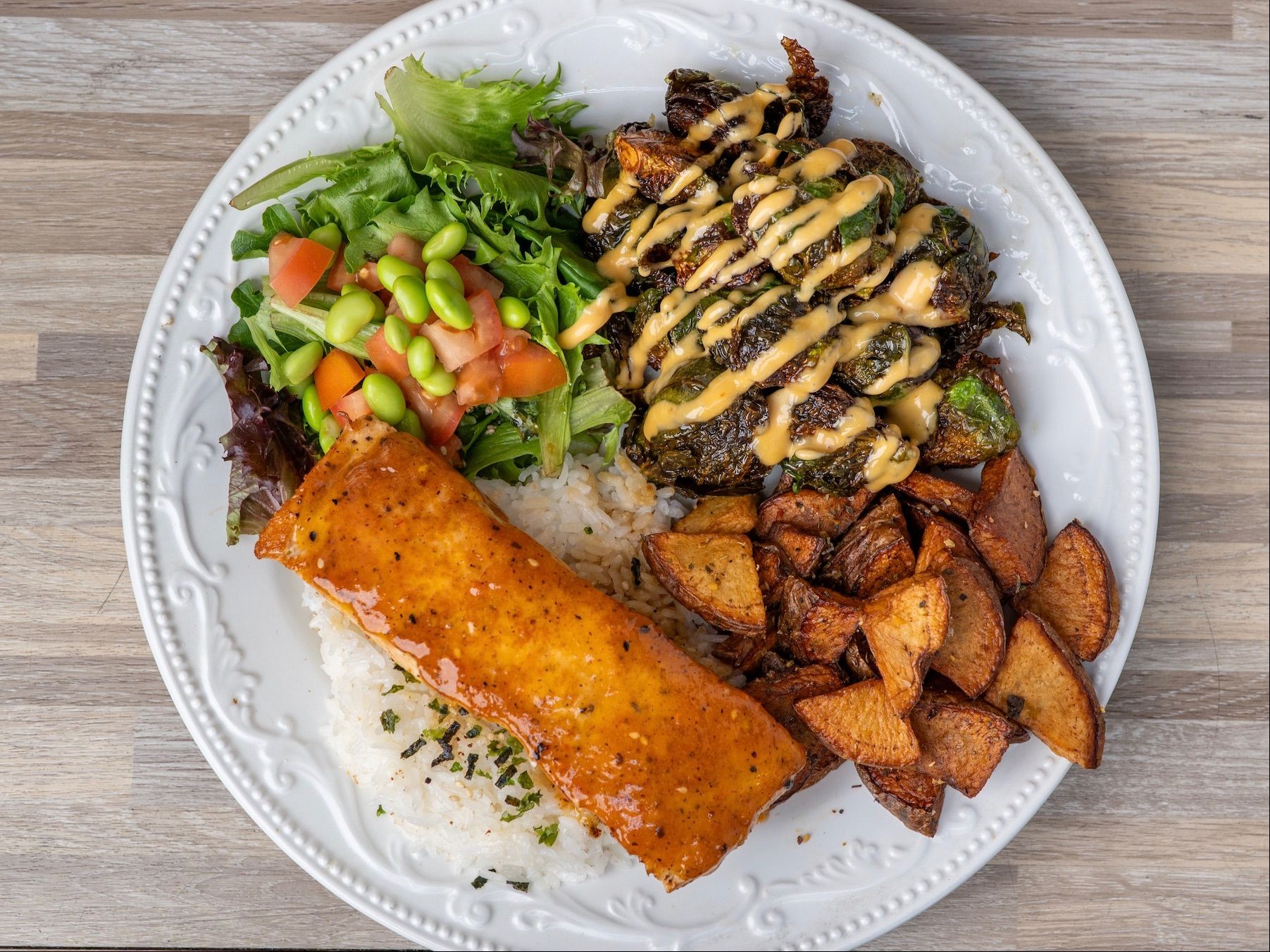 SALMON PLATE.