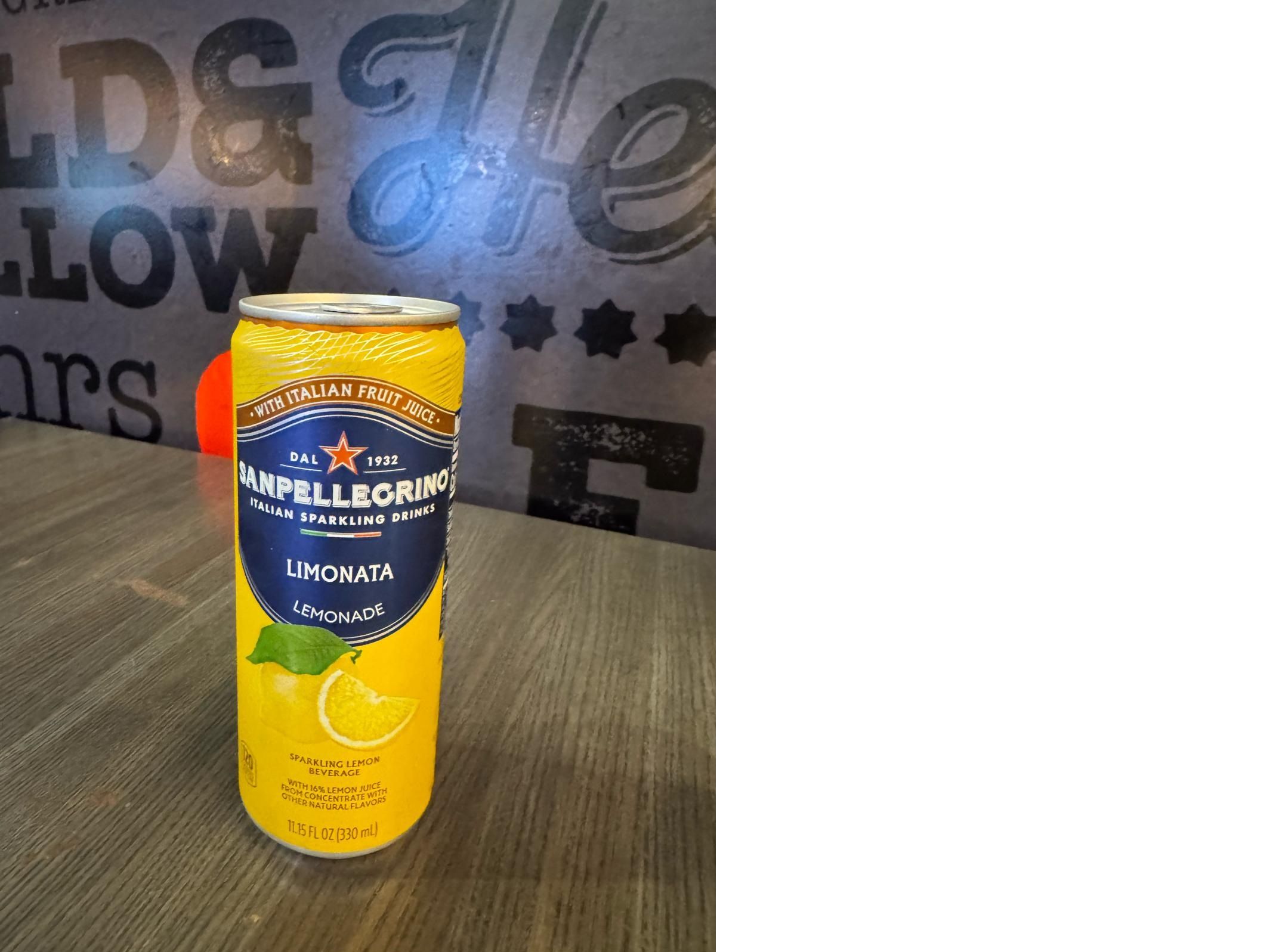 *San Pellegrino. Limonata.