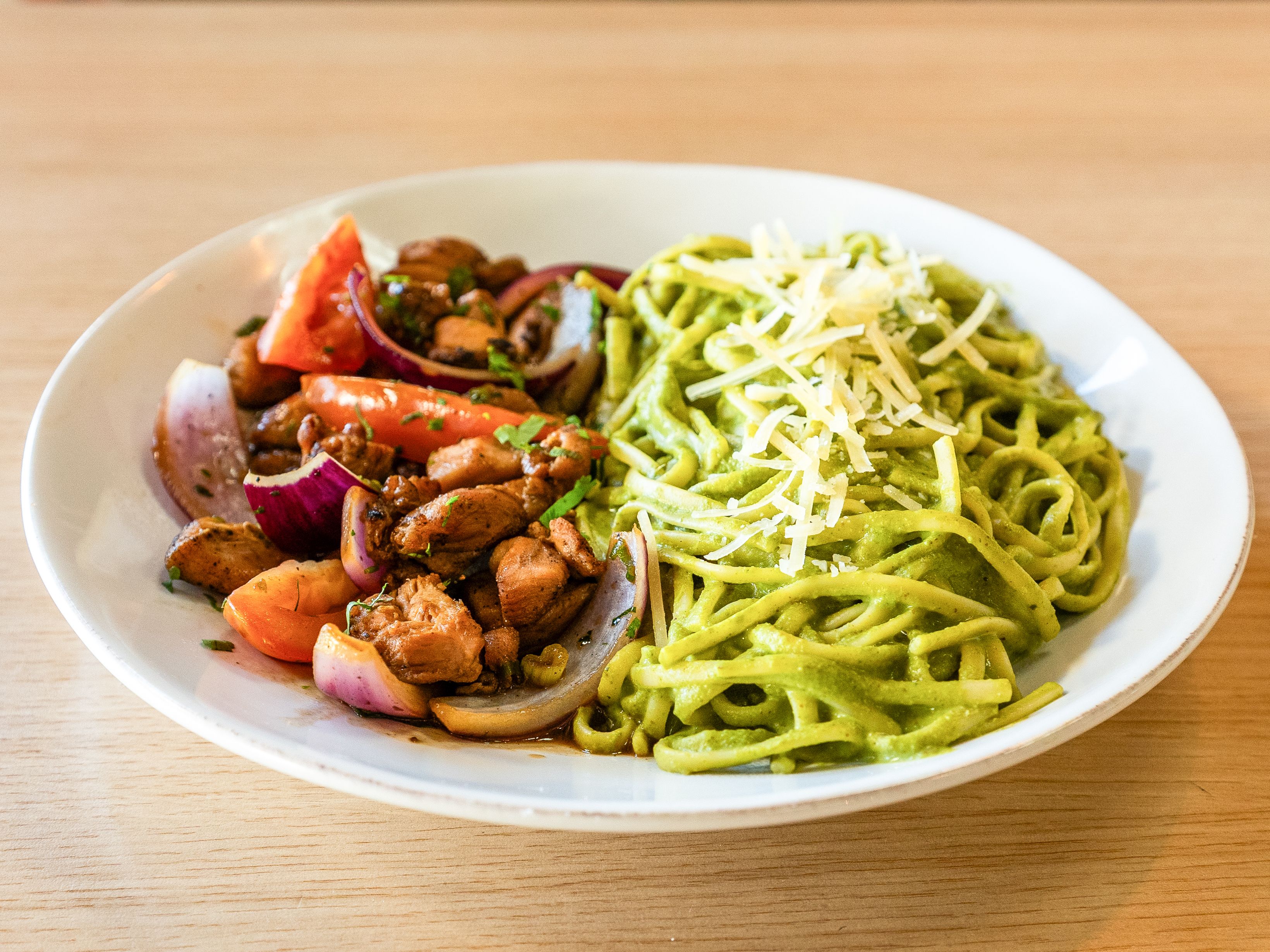 Tallarin Verde Chicken.