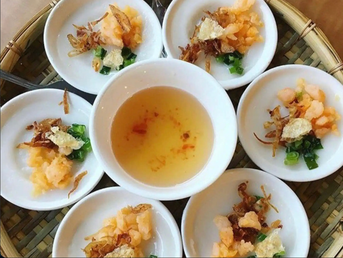 A2. Bánh Bèo - Steamed Rice Flour Cake.