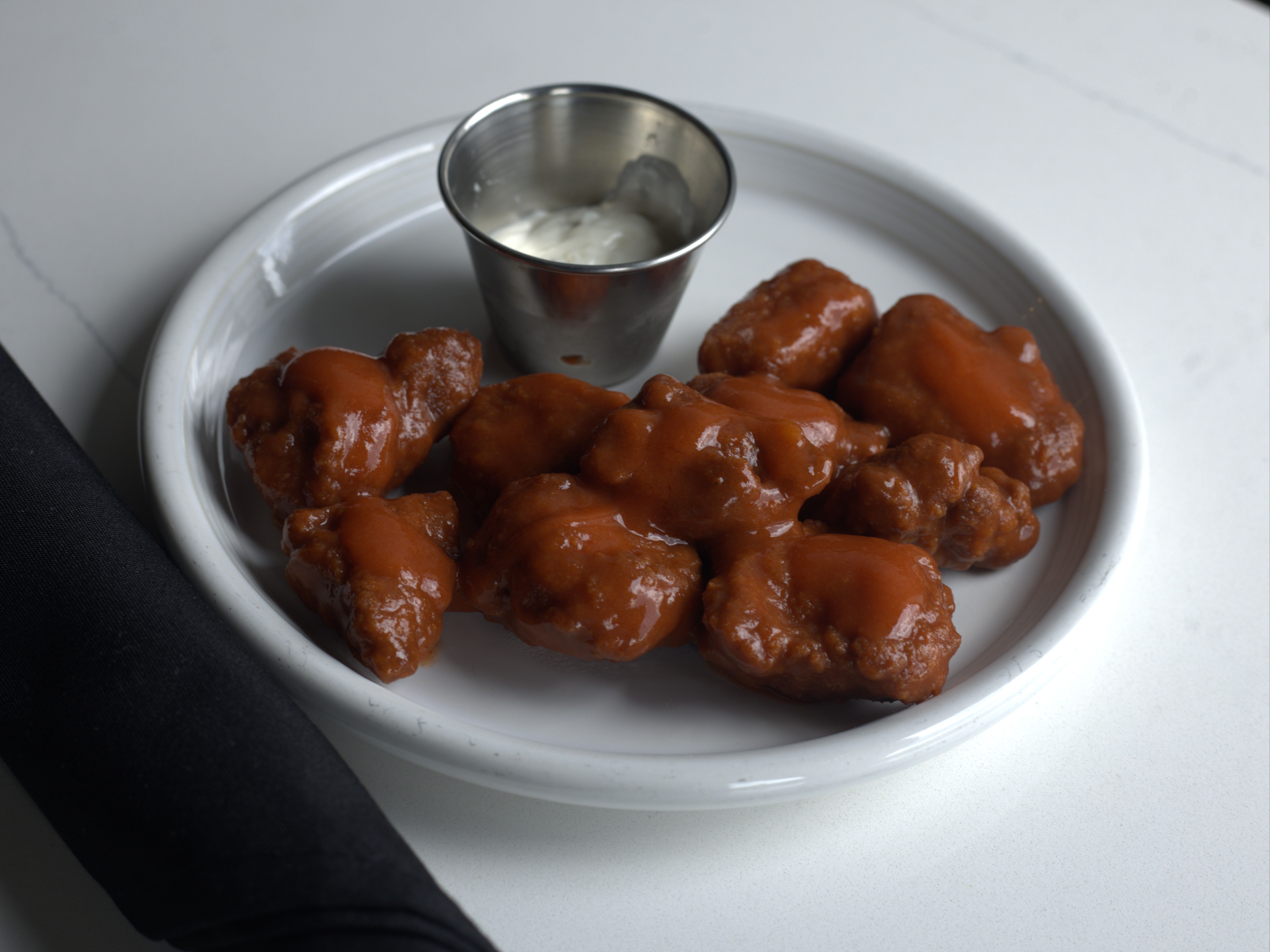 Boneless Wings (8).