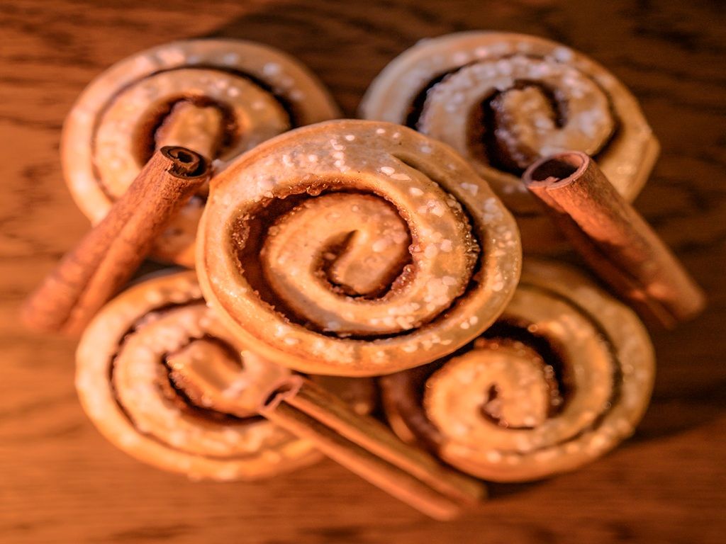 Apple/Cinnamon/Bear Claw.