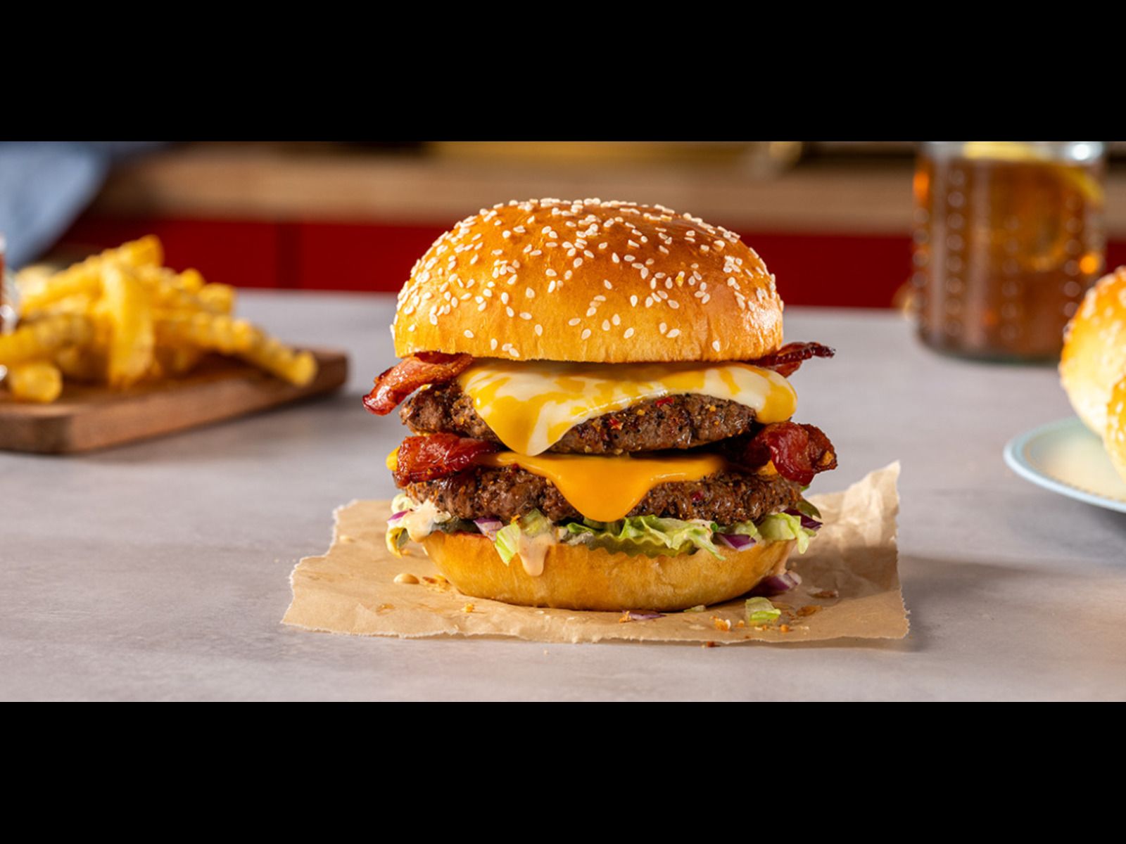 Bacon cheeseburger.