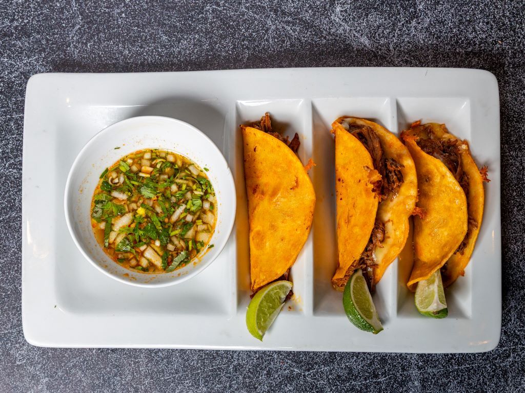 Tacos de Birria de Res