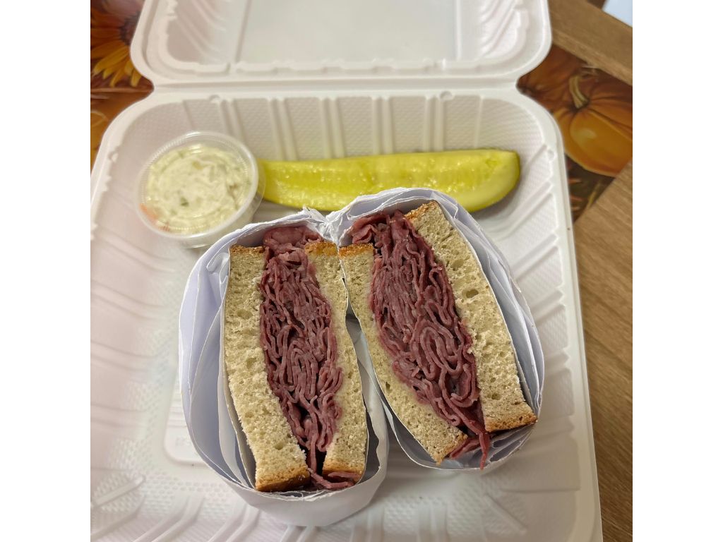 Burger Bliss: Juicy Creations and Classic Flavors