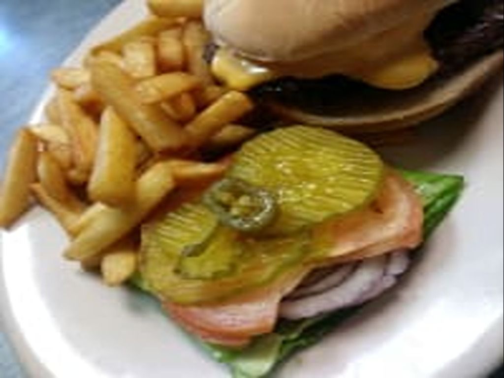 Cheese Burger Deluxe.
