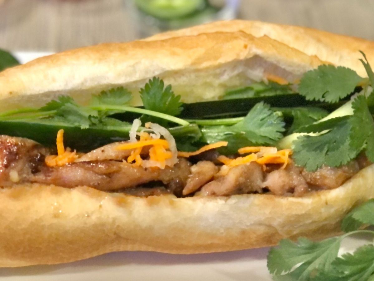 BM112. Grilled Chicken Banh Mi