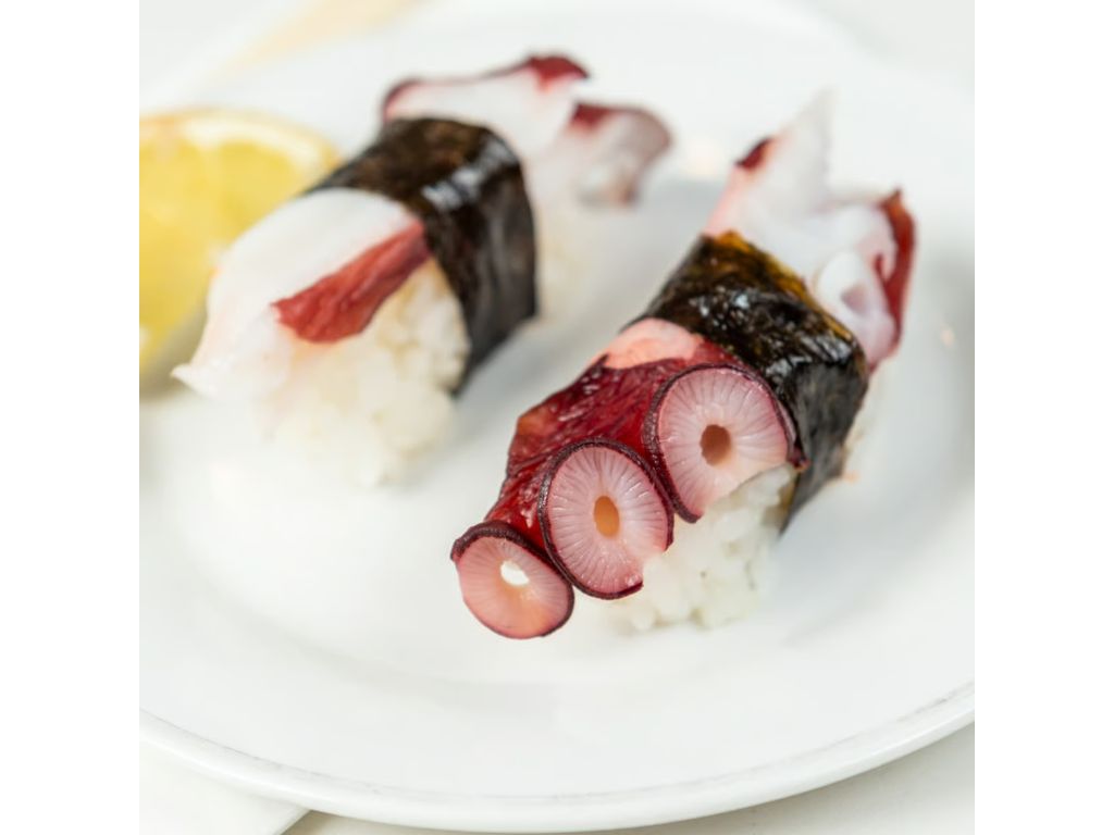 Tako Nigiri (Octopus).