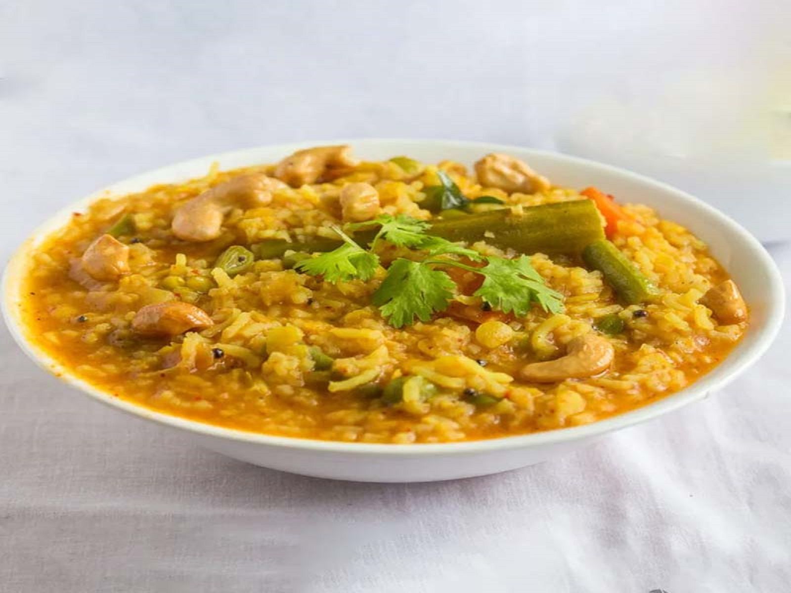 Bisibelebath Pickle, Raitha.