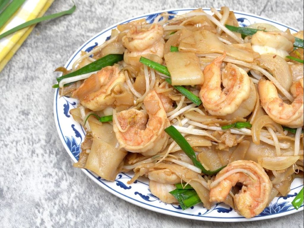 Shrimp Chow Fun / Mì Xào Tôm / 鲜虾炒河粉.