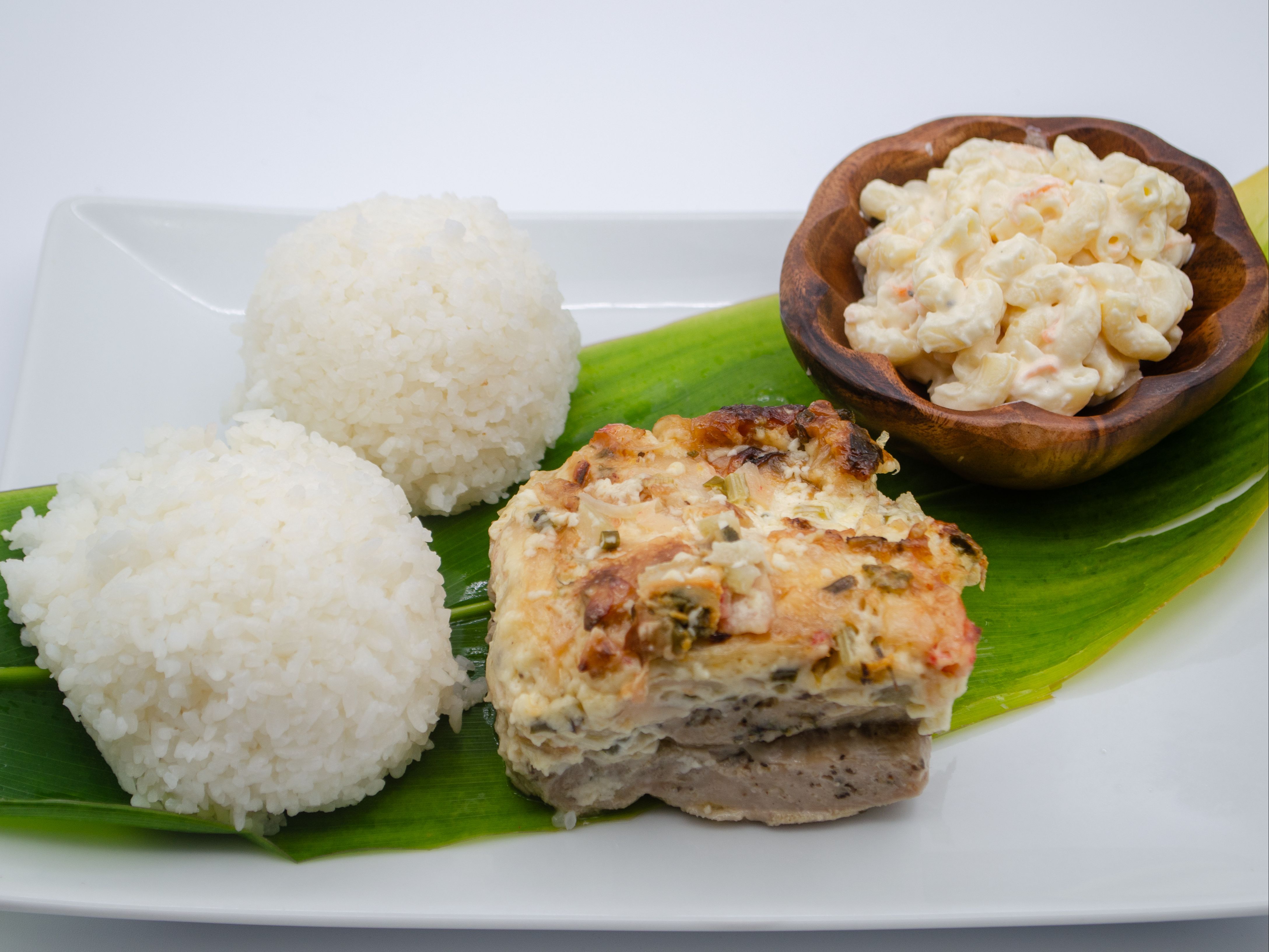 #17 Baked Seafood Ahi Belly from Yama's Fish Market — Tender ahi belly baked with a creamy seafood topping made with mayo, crab, and onions — rich and flavorful. Served with white rice and mac salad.