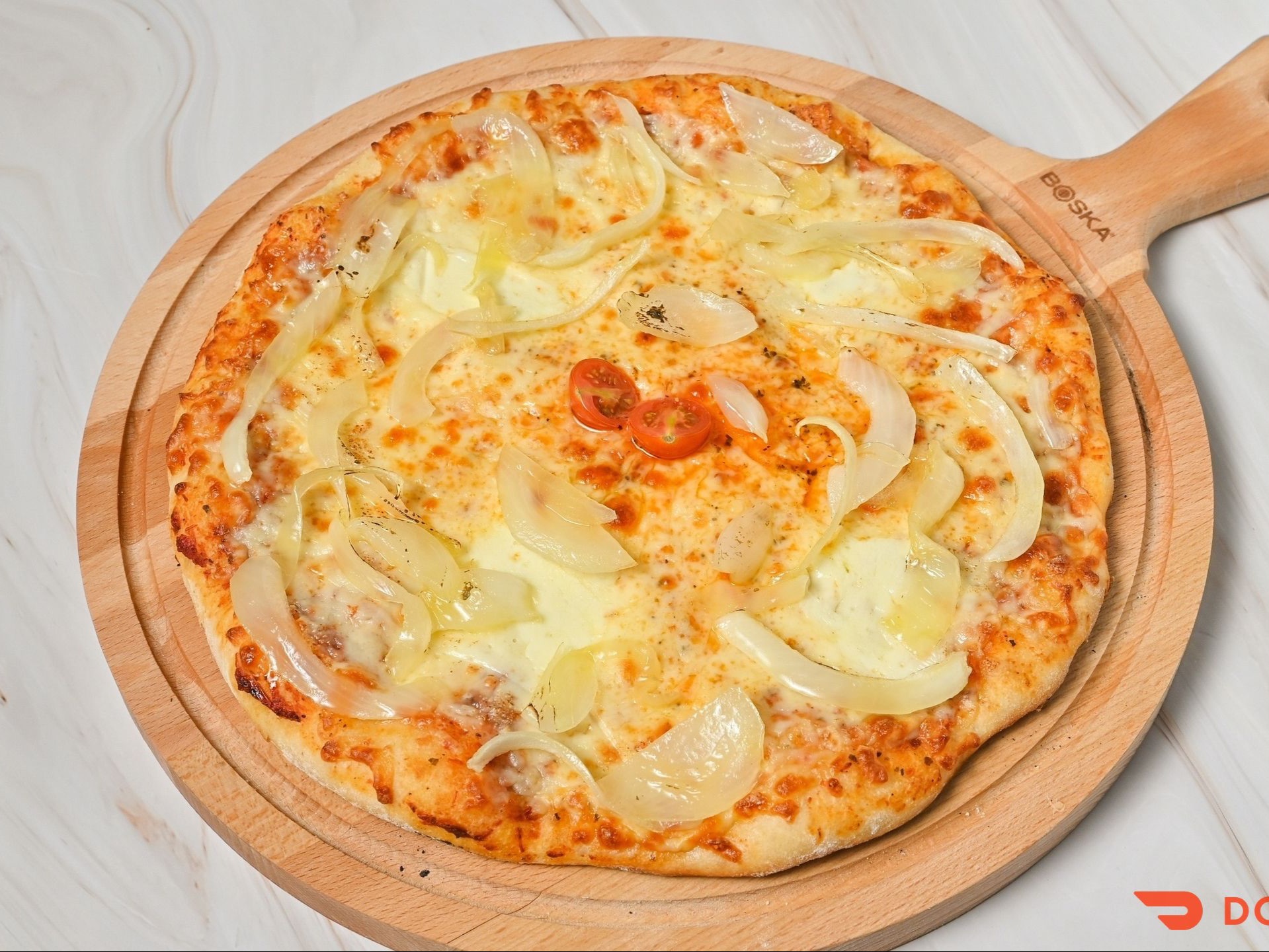 Camerilized Onion Pizza
