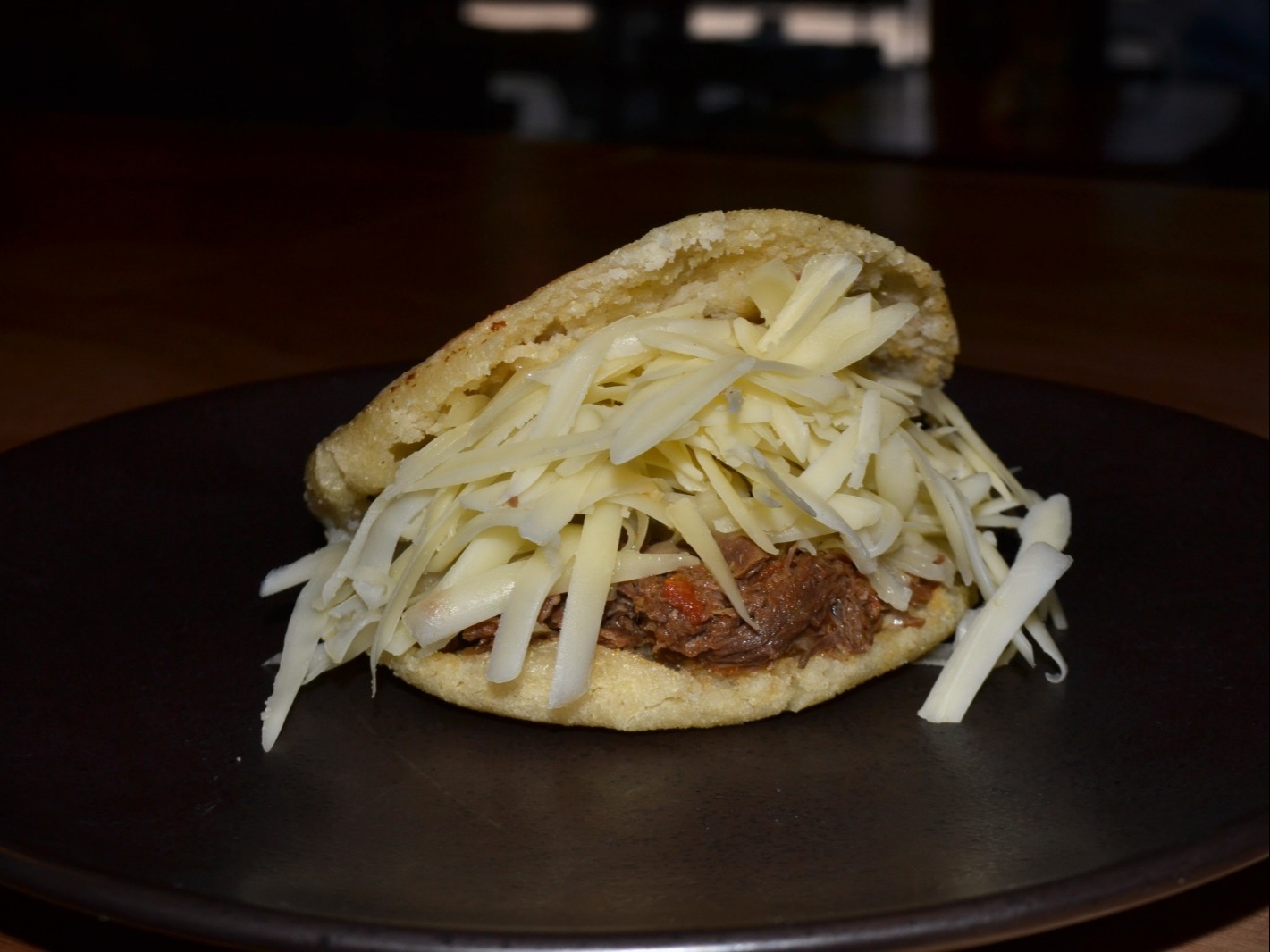 Beef & Cheese Arepa / Arepa Pelúa.
