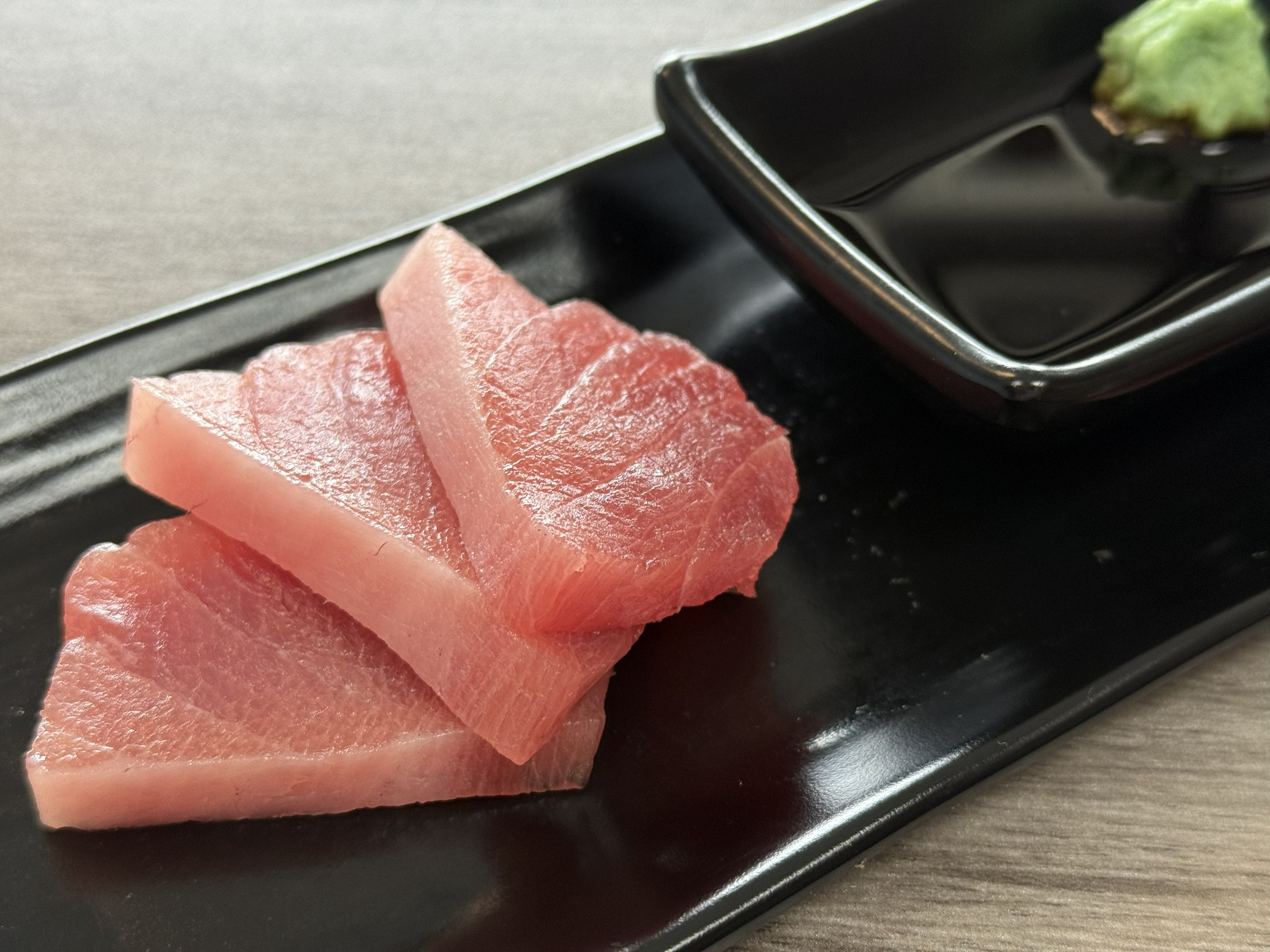 Sashimi (4pcs).
