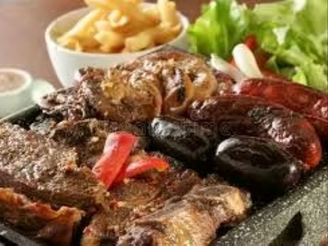 (1/2) MEDIA PARRILLADA ARGENTINA / HALF ARGENTINA'S PARRILLADA.