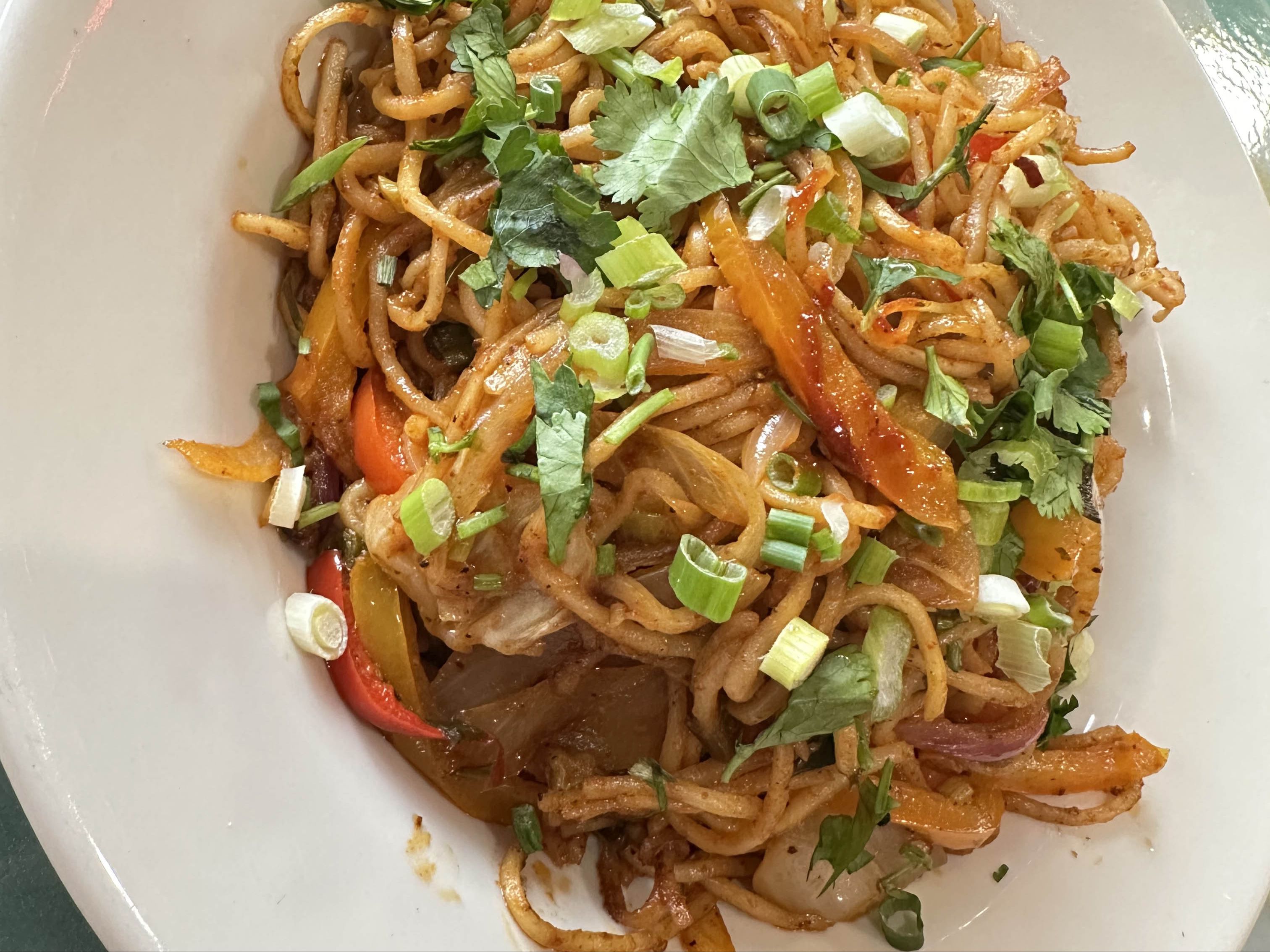VEG CHOWMEIN (Noodles).