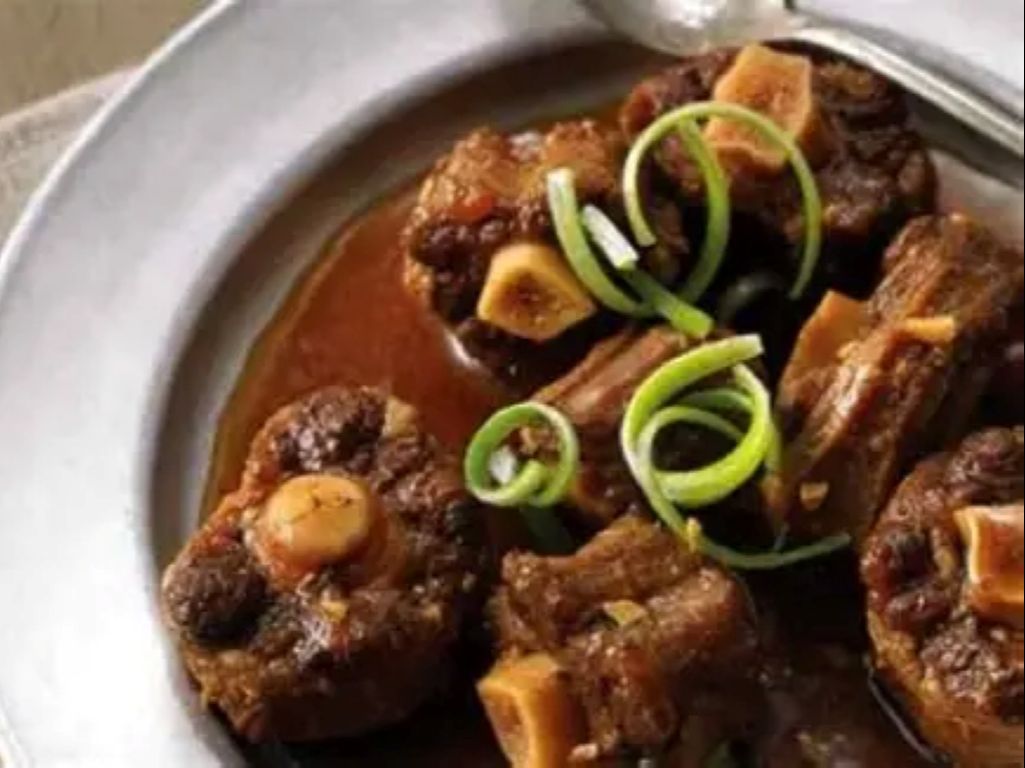 Oxtail / đuôi bò / 牛尾.