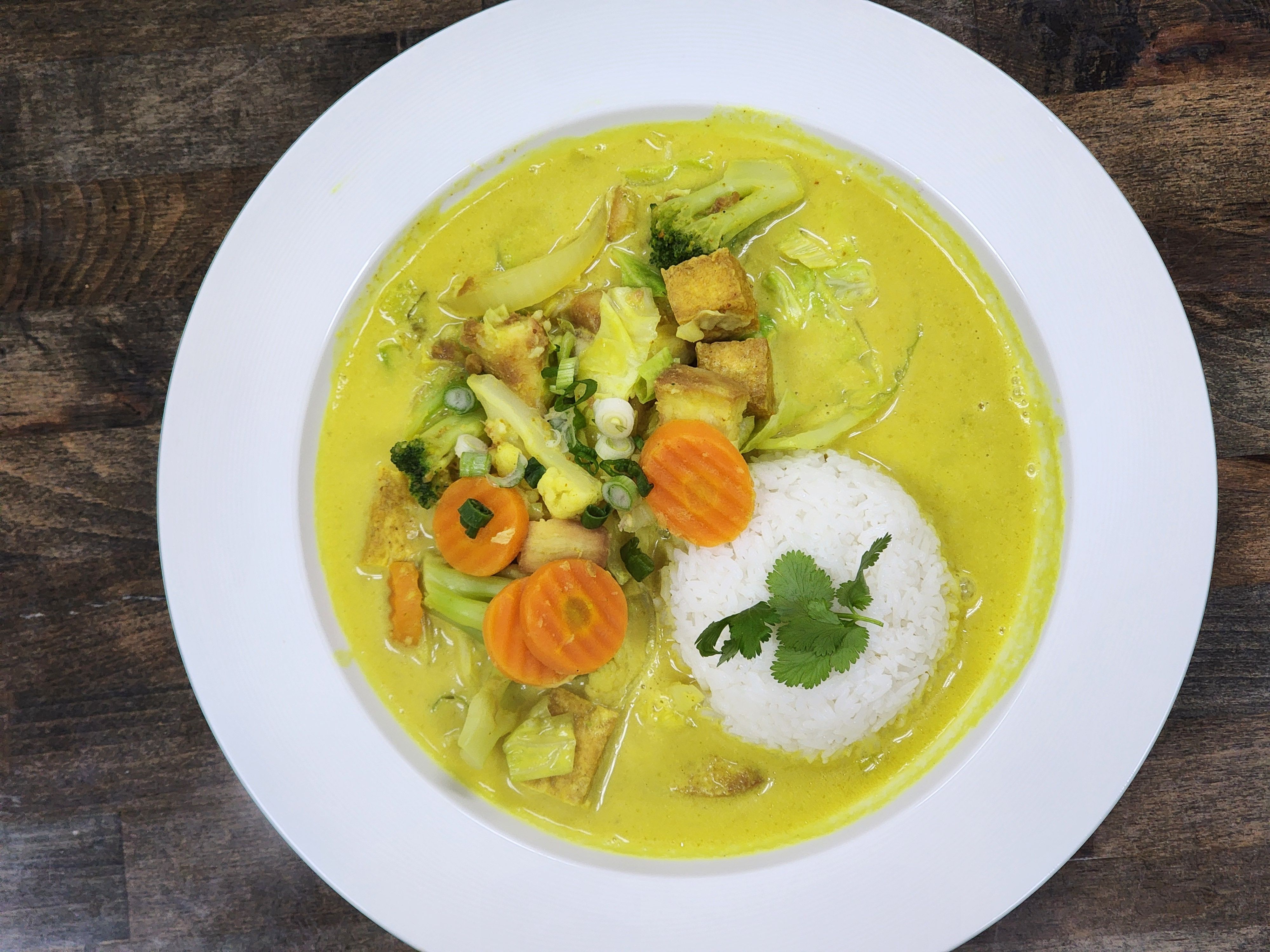 R5. Vegetable Curry Rice Plate (Arroz)